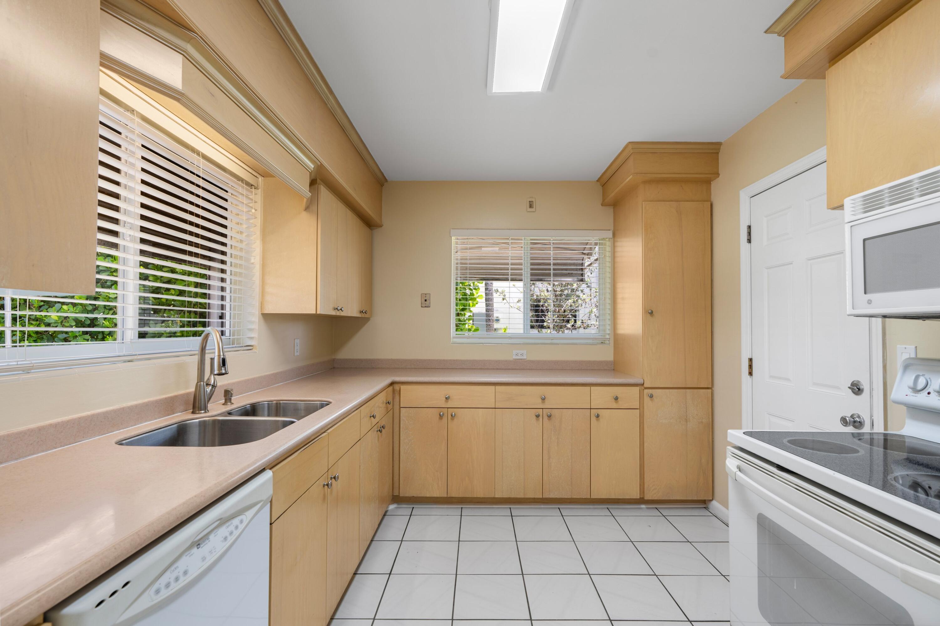 BROADMOOR SEC 1 - Residential Lease