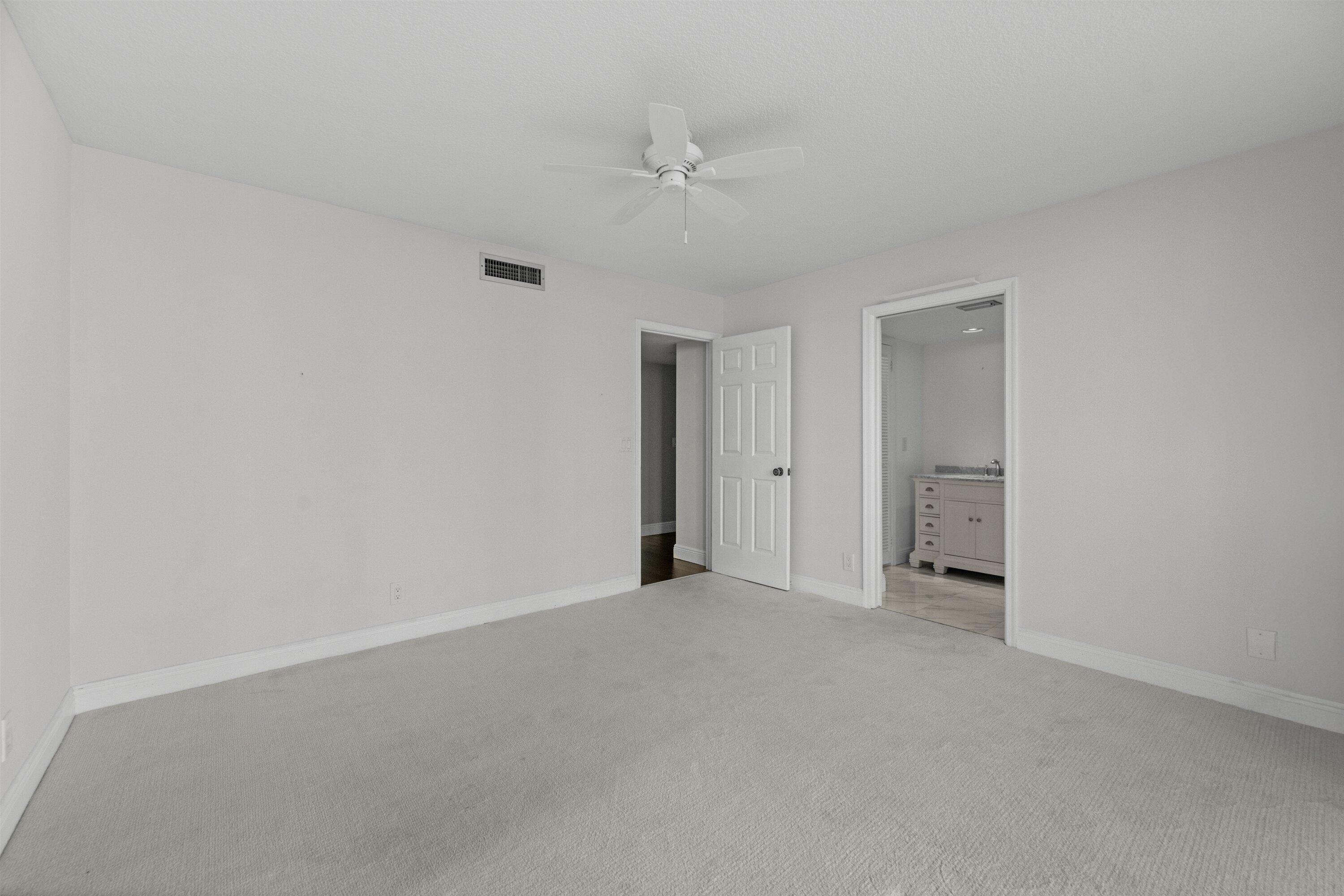 LA PENSEE COND DECL FILED 4-25-85 IN - Residential