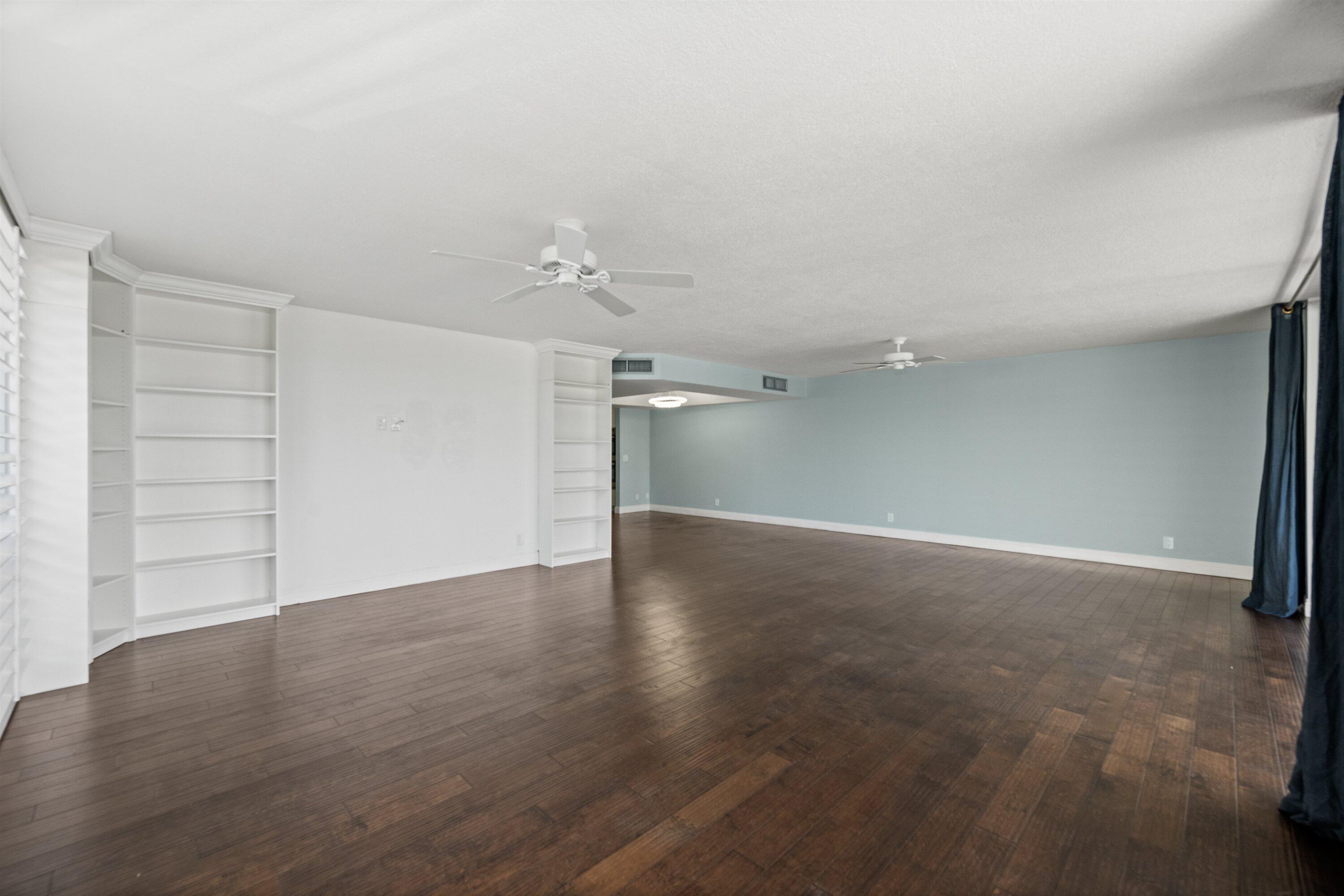 LA PENSEE COND DECL FILED 4-25-85 IN - Residential