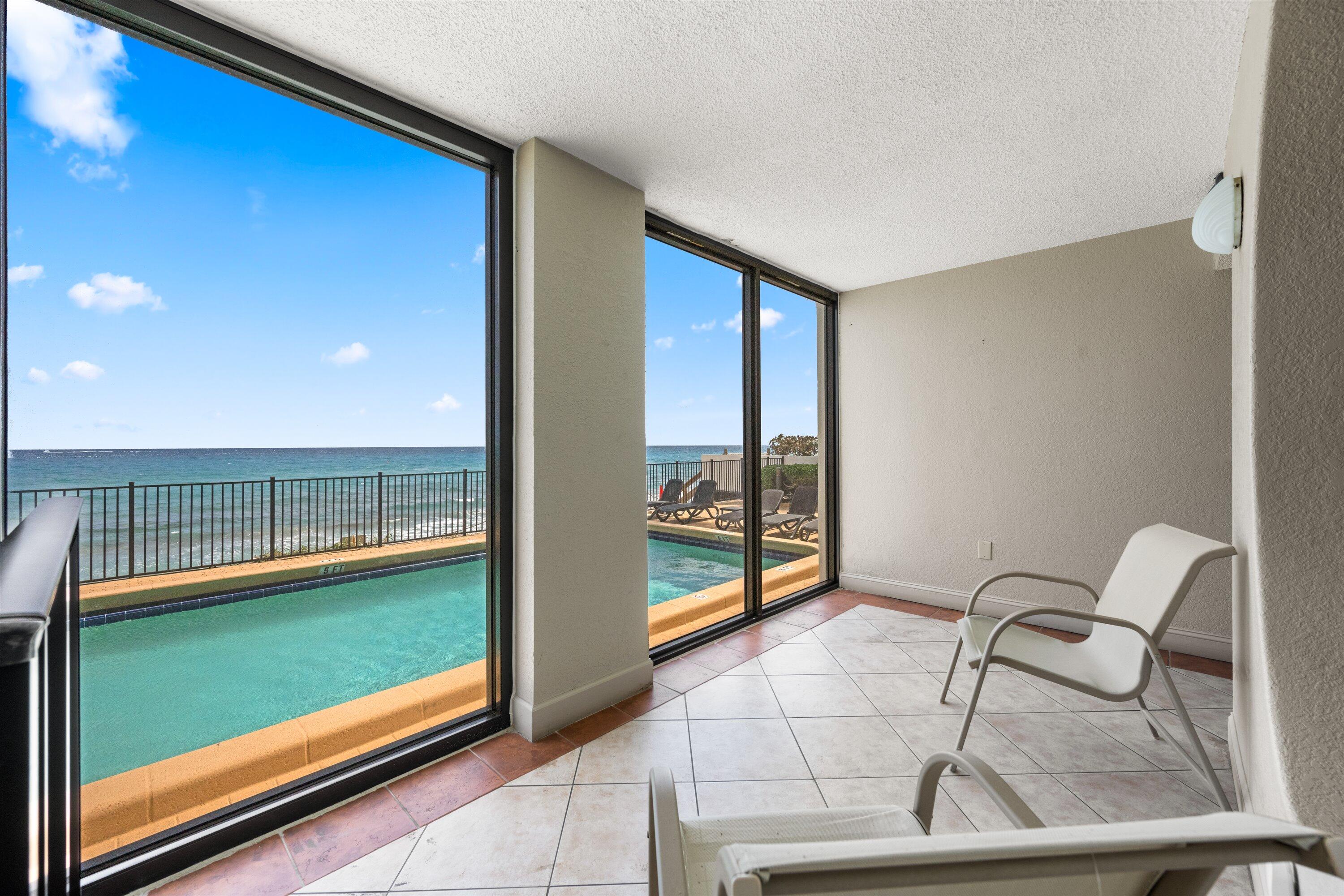 LA PENSEE COND DECL FILED 4-25-85 IN - Residential