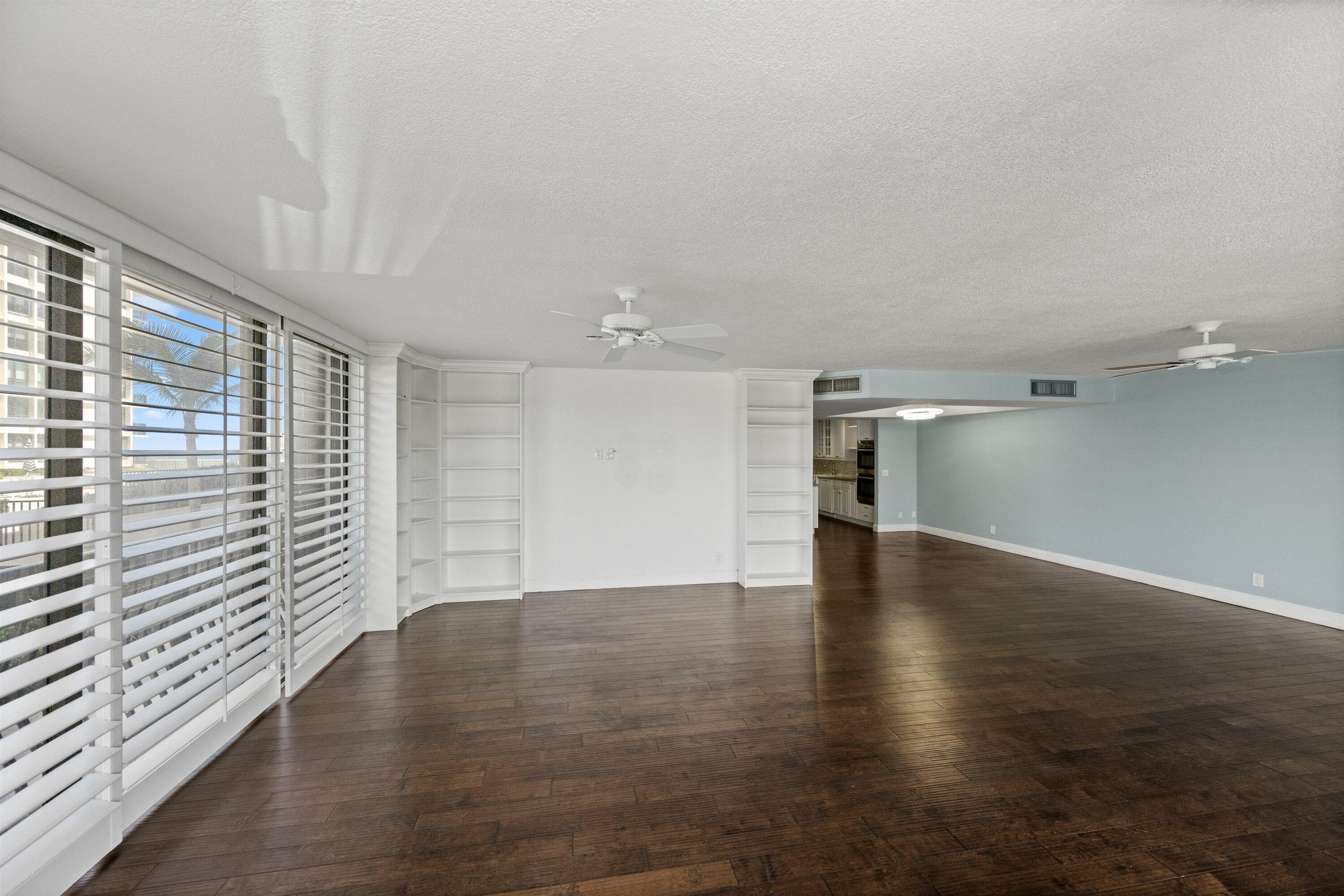 LA PENSEE COND DECL FILED 4-25-85 IN - Residential