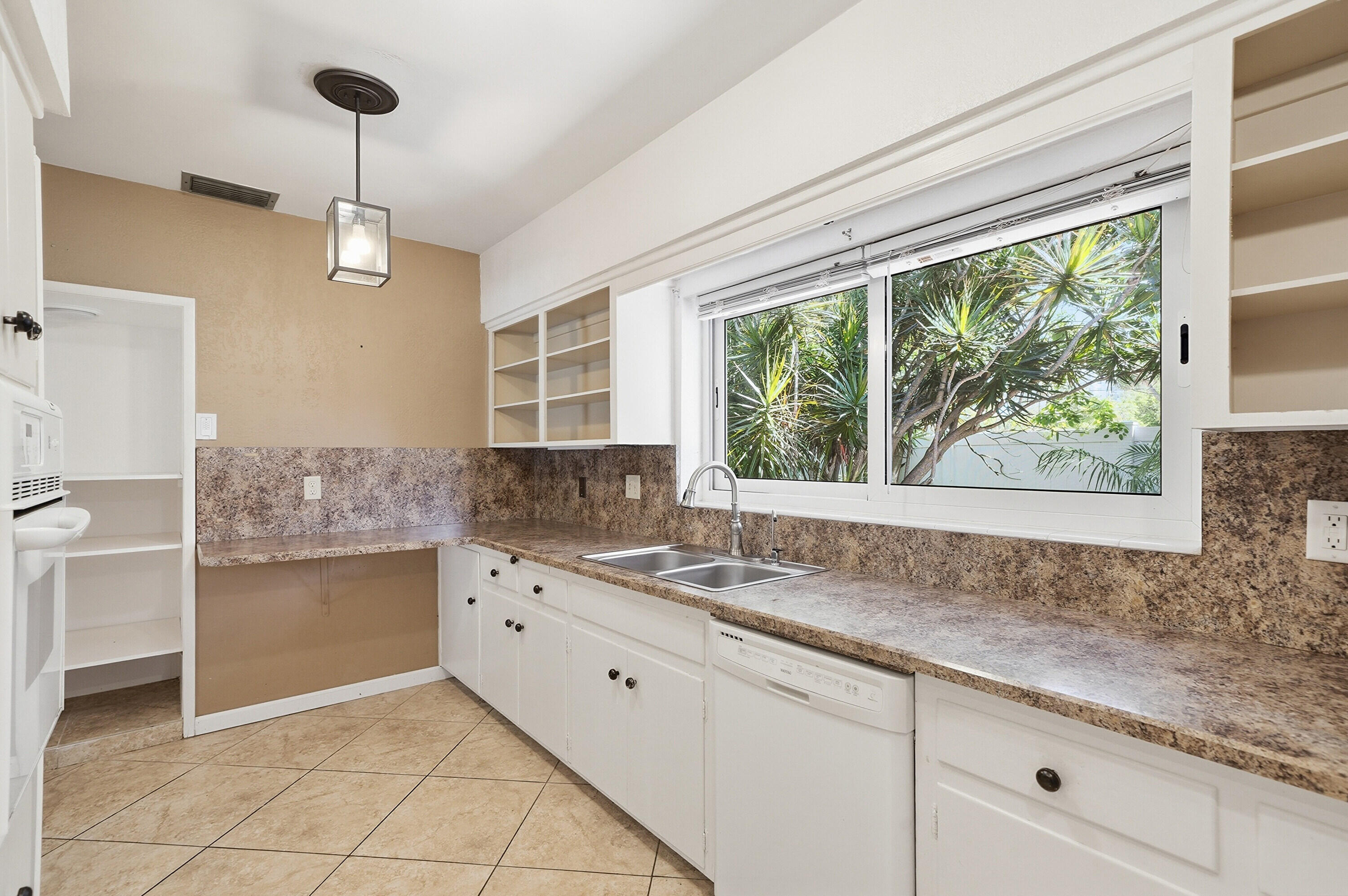 PALM CLUB CO-OP - Residential