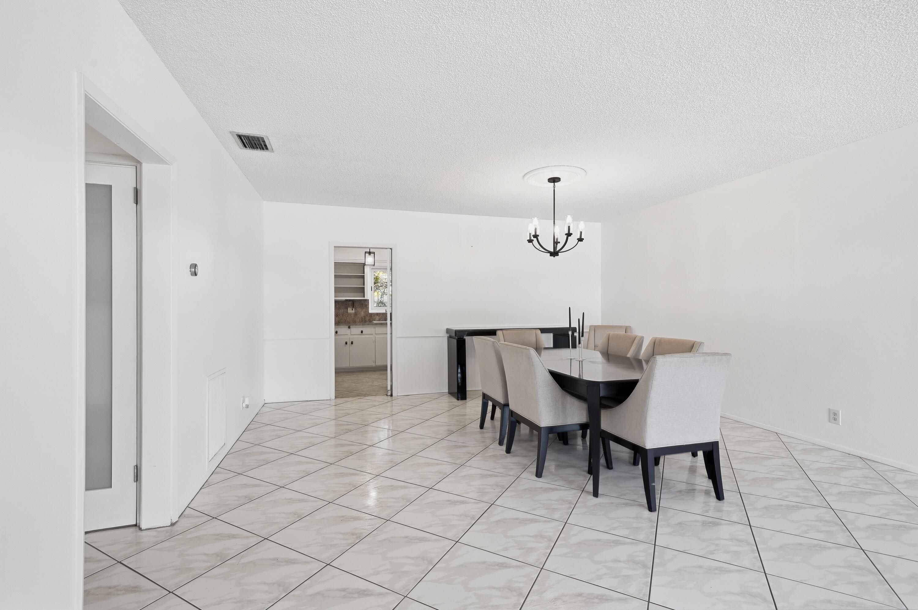 PALM CLUB CO-OP - Residential