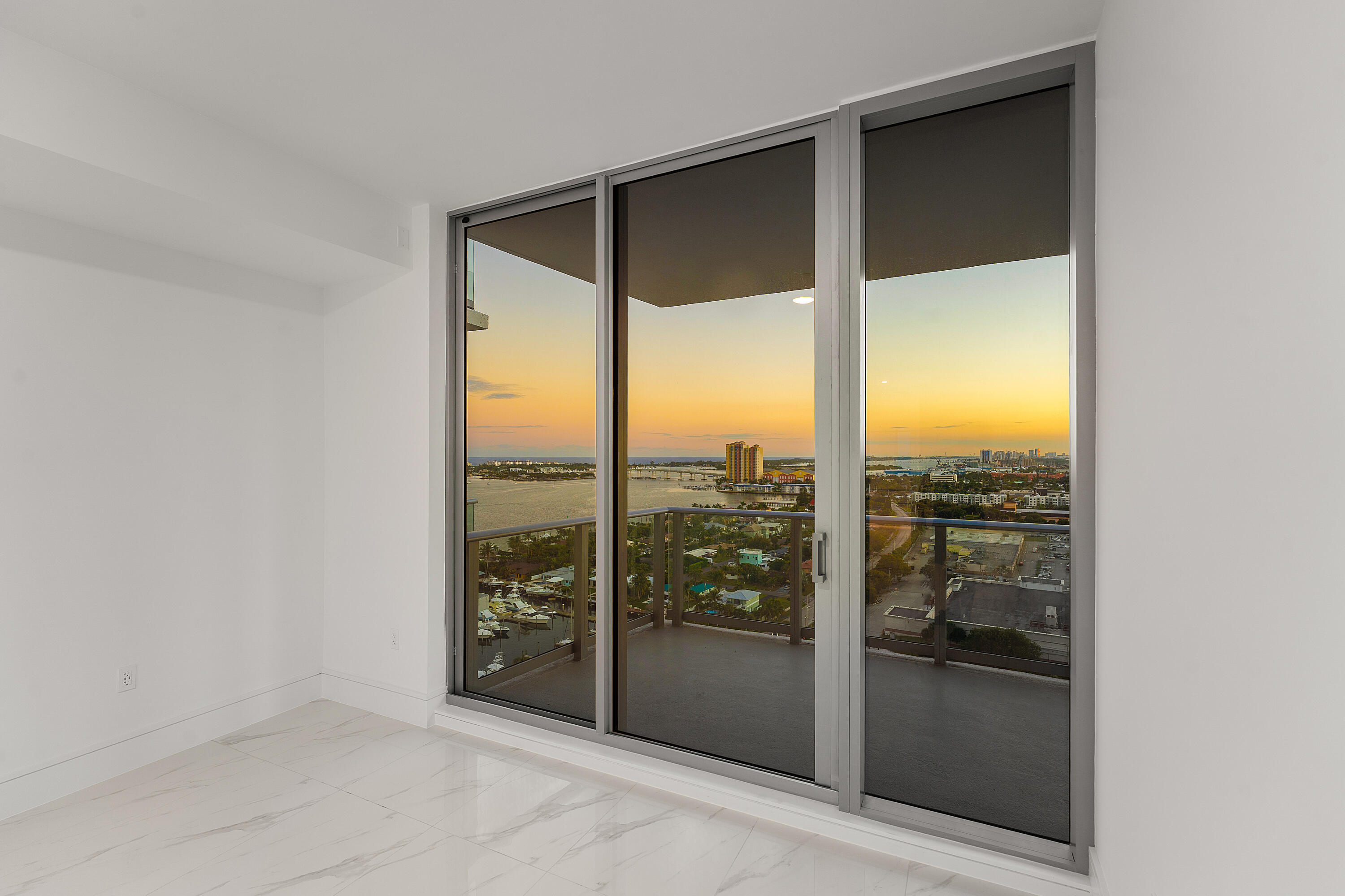 NAUTILUS 220 CONDO - Residential