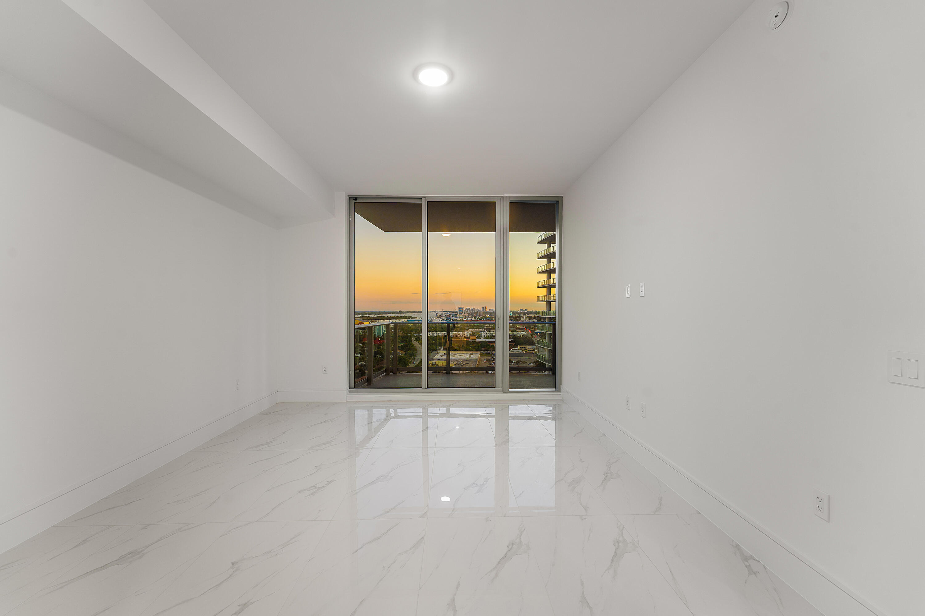 NAUTILUS 220 CONDO - Residential