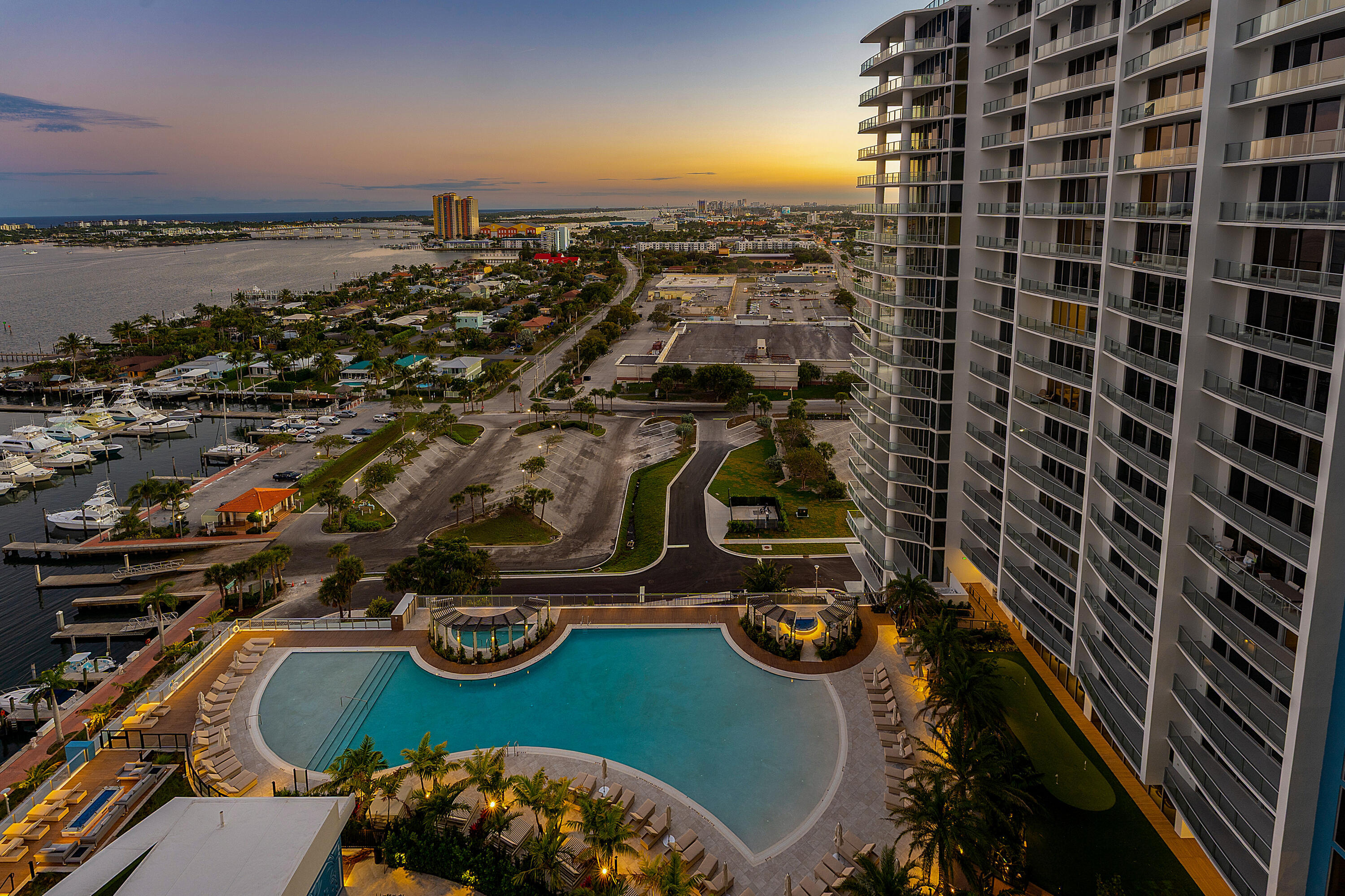 NAUTILUS 220 CONDO - Residential