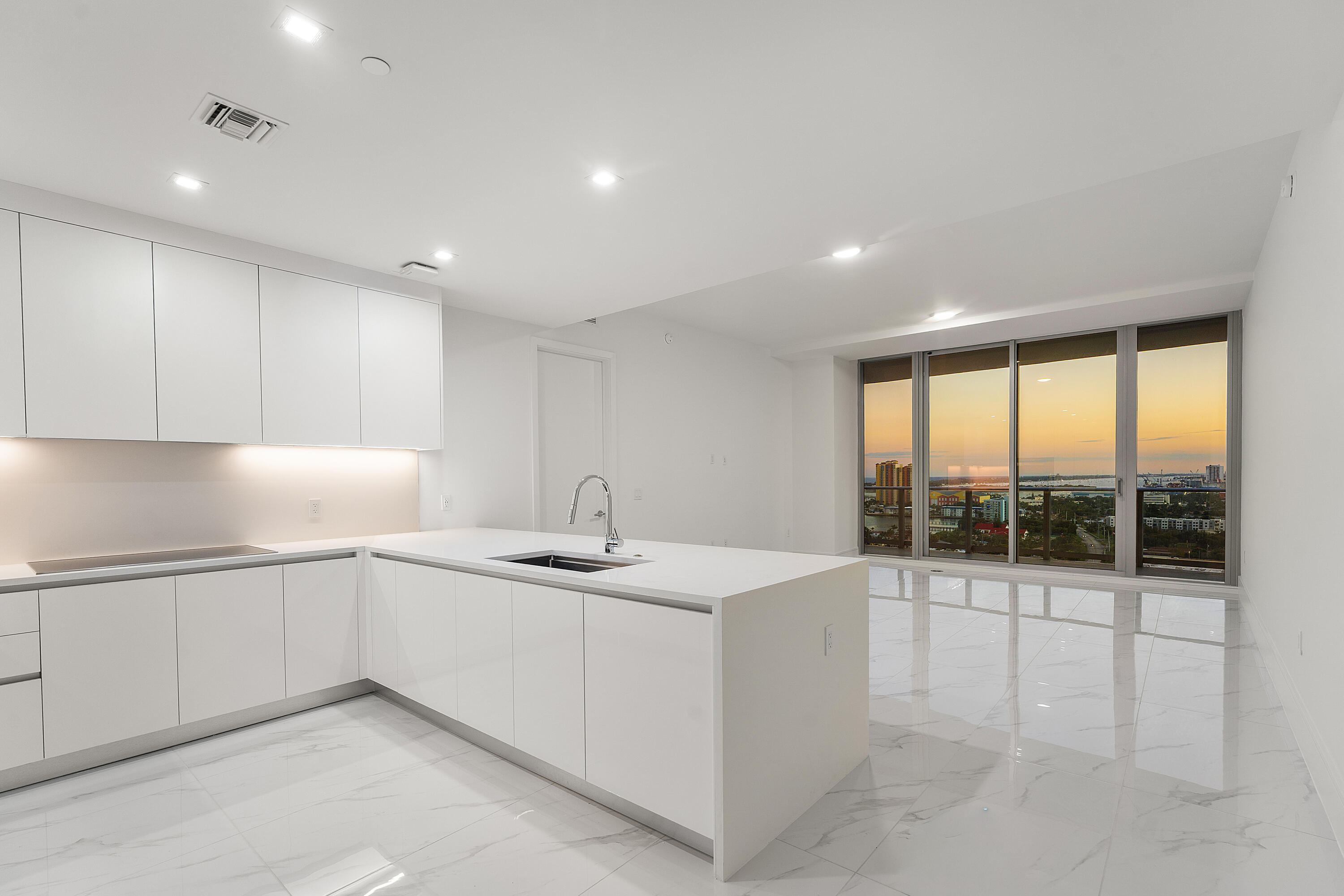NAUTILUS 220 CONDO - Residential
