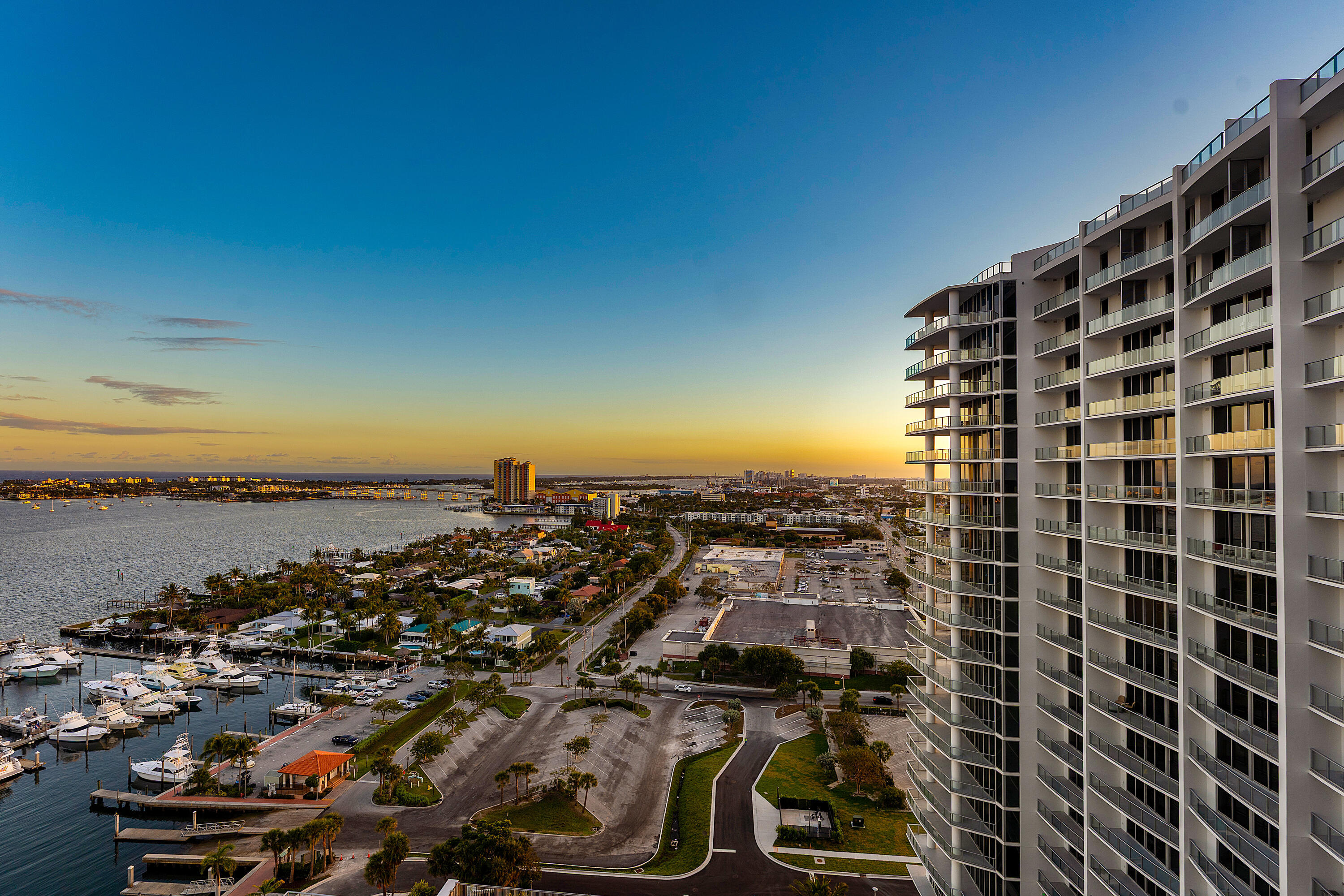 NAUTILUS 220 CONDO - Residential