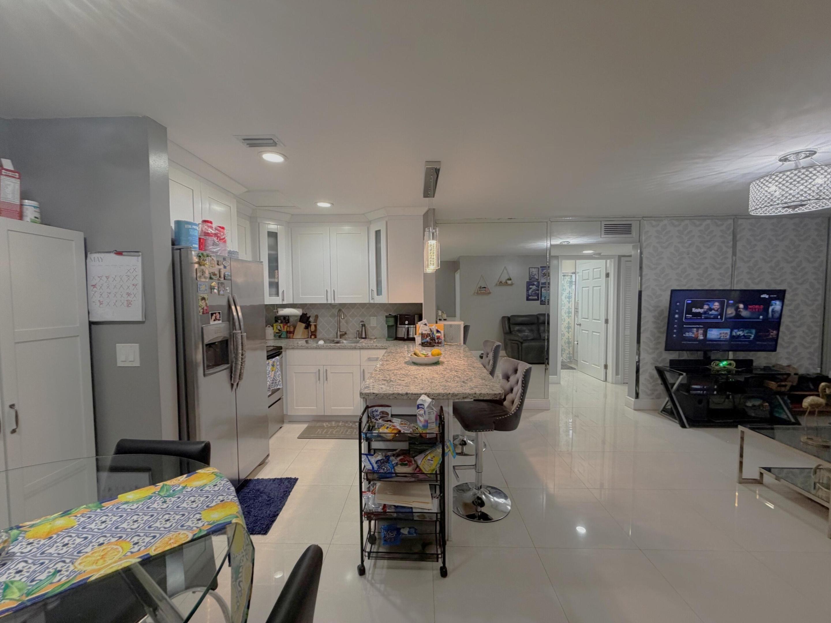 LAGO GRANDE THREE-A CONDO - Residential