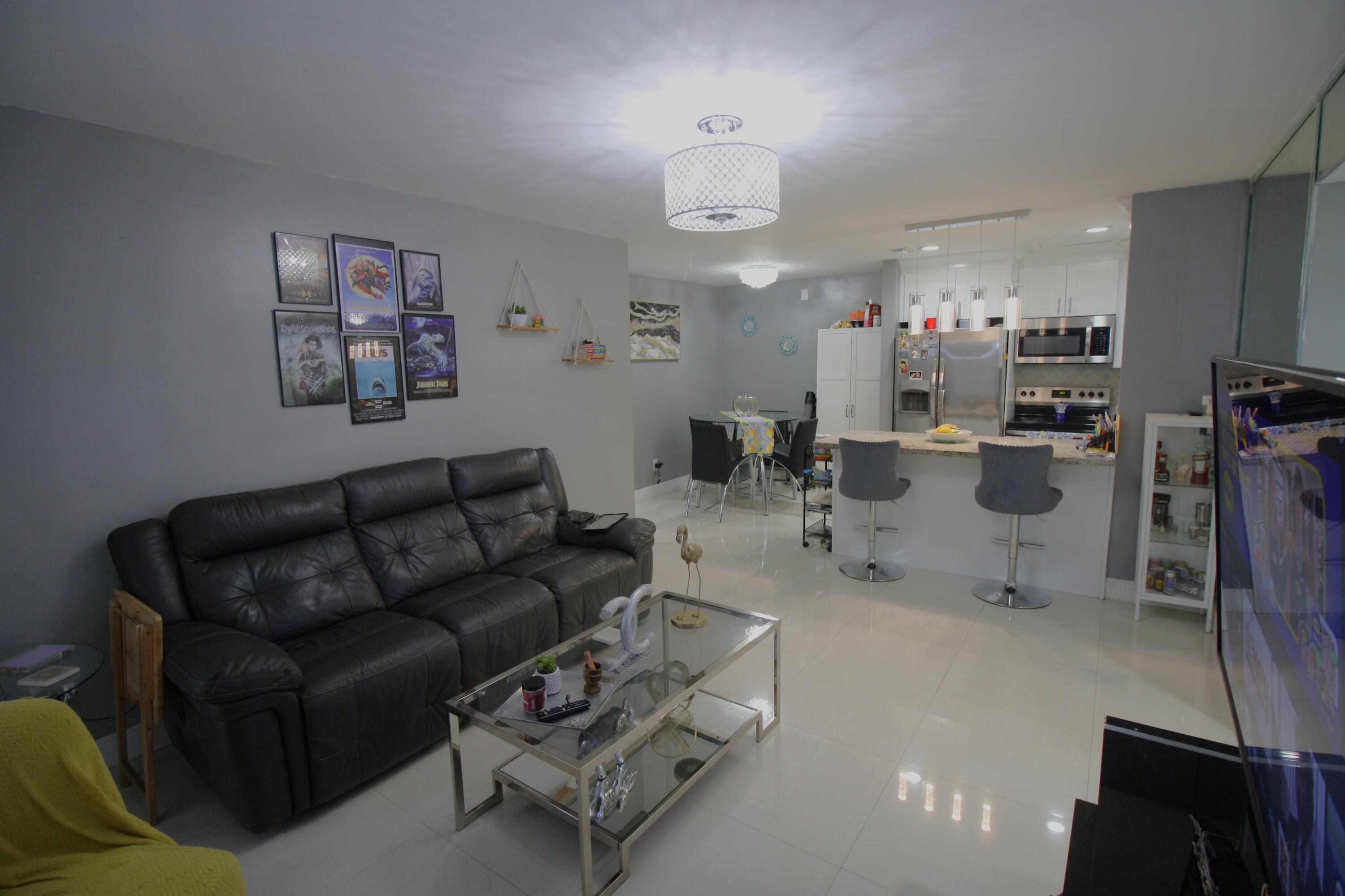 LAGO GRANDE THREE-A CONDO - Residential