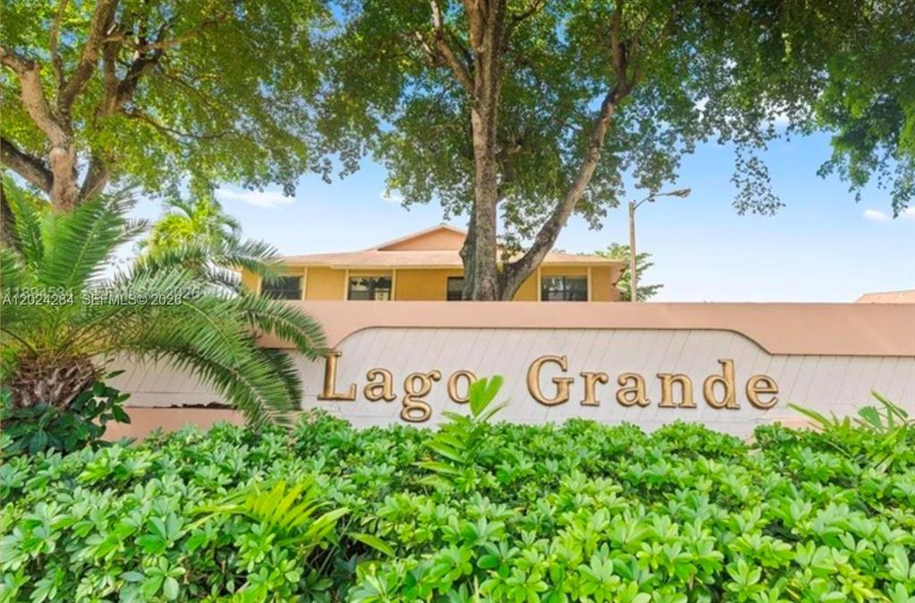 LAGO GRANDE THREE-A CONDO - Residential