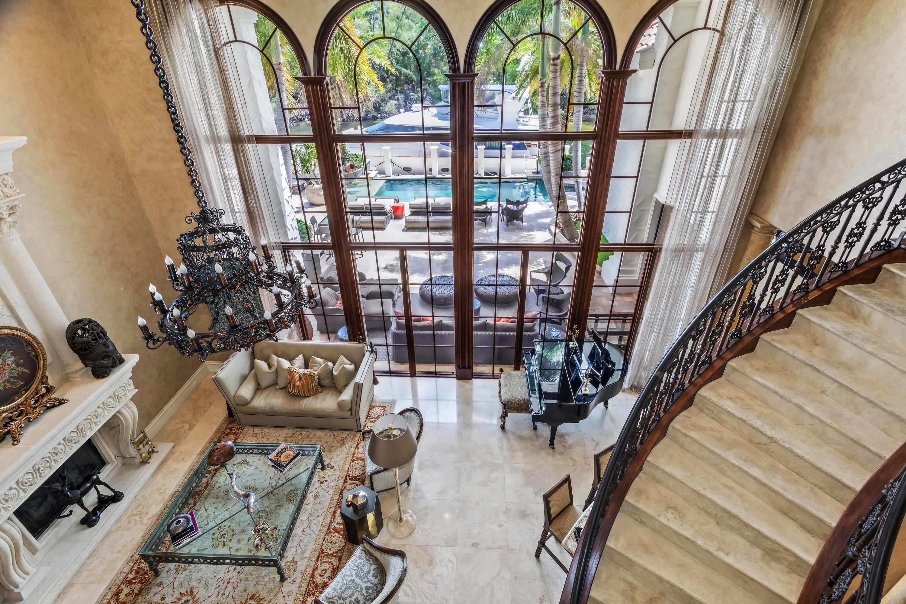 ROYAL PALM YACHT & COUNTRY CLUB - Residential