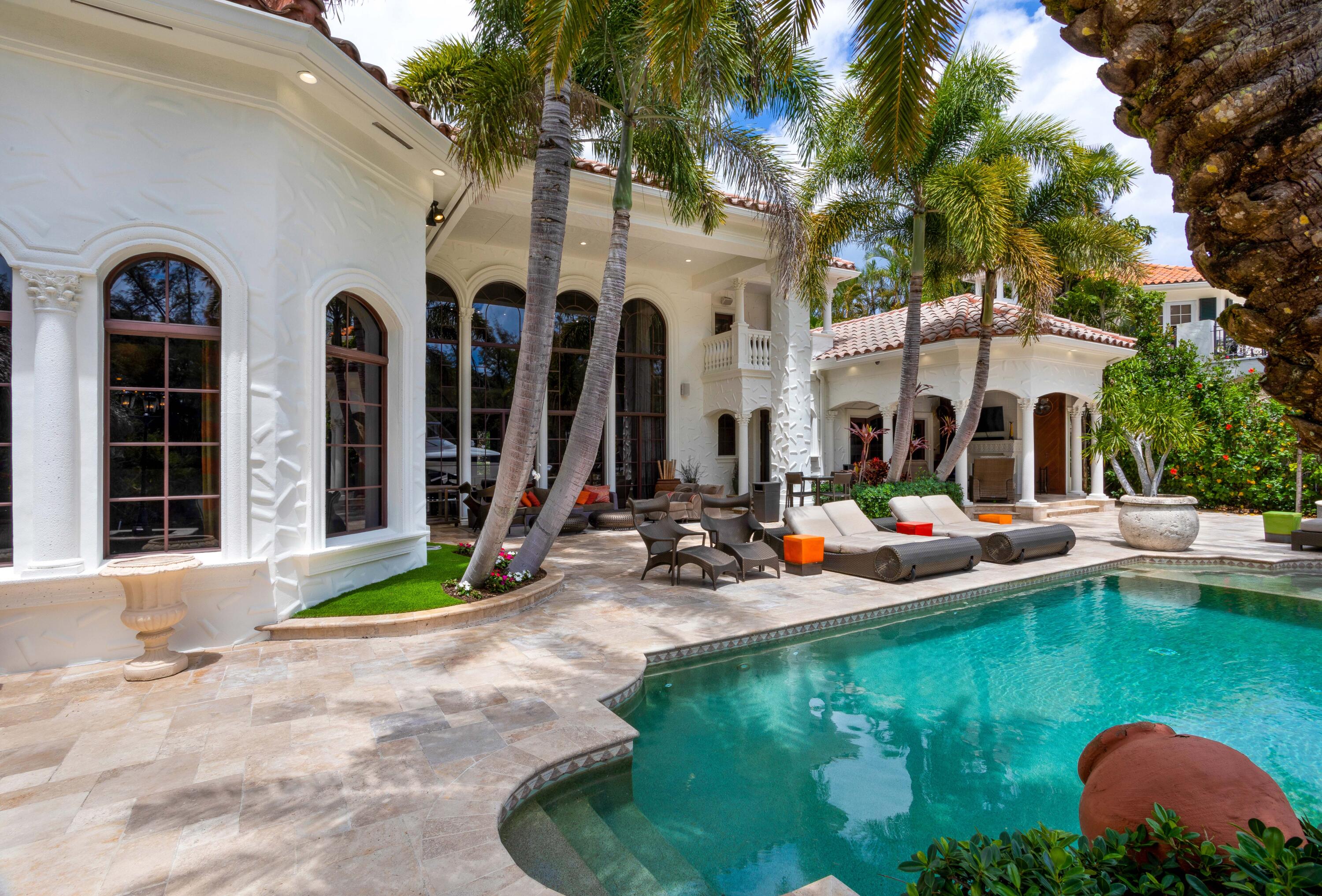 ROYAL PALM YACHT & COUNTRY CLUB - Residential