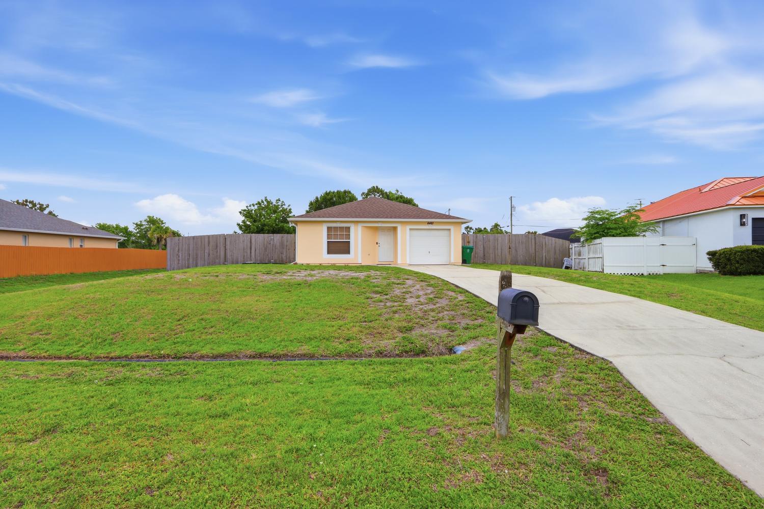 PORT ST LUCIE SECTION 33 - Residential