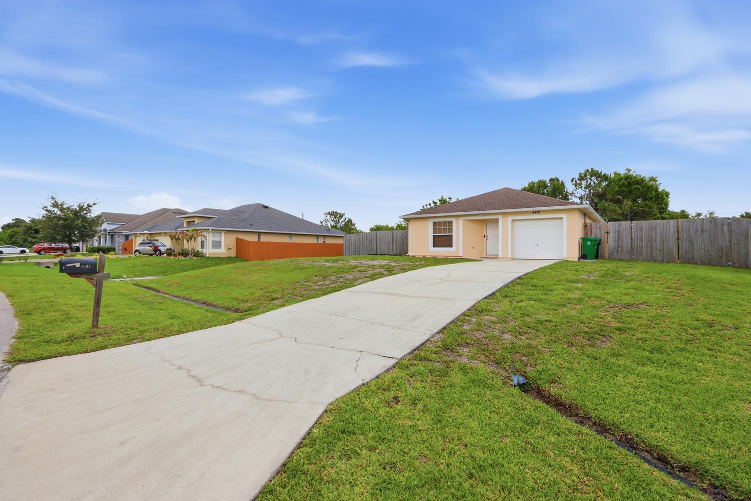 PORT ST LUCIE SECTION 33 - Residential