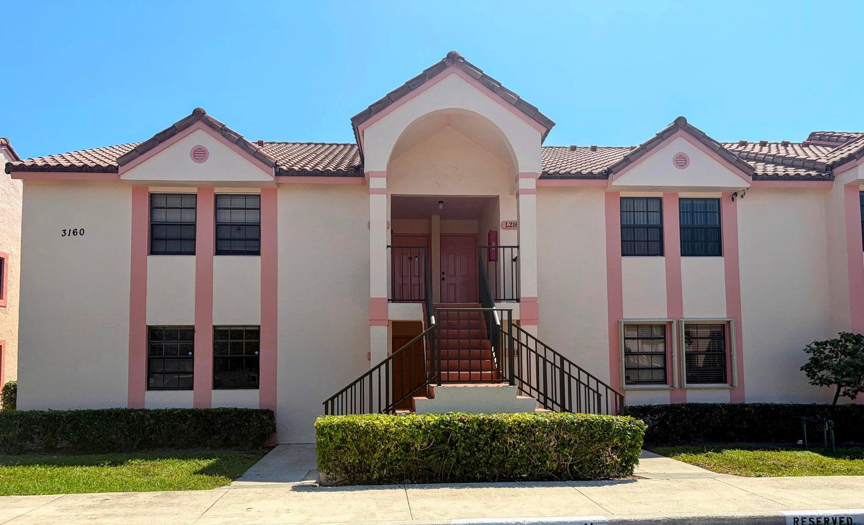 LAKE WINDWOOD CONDO / WINDWOOD - Residential Lease