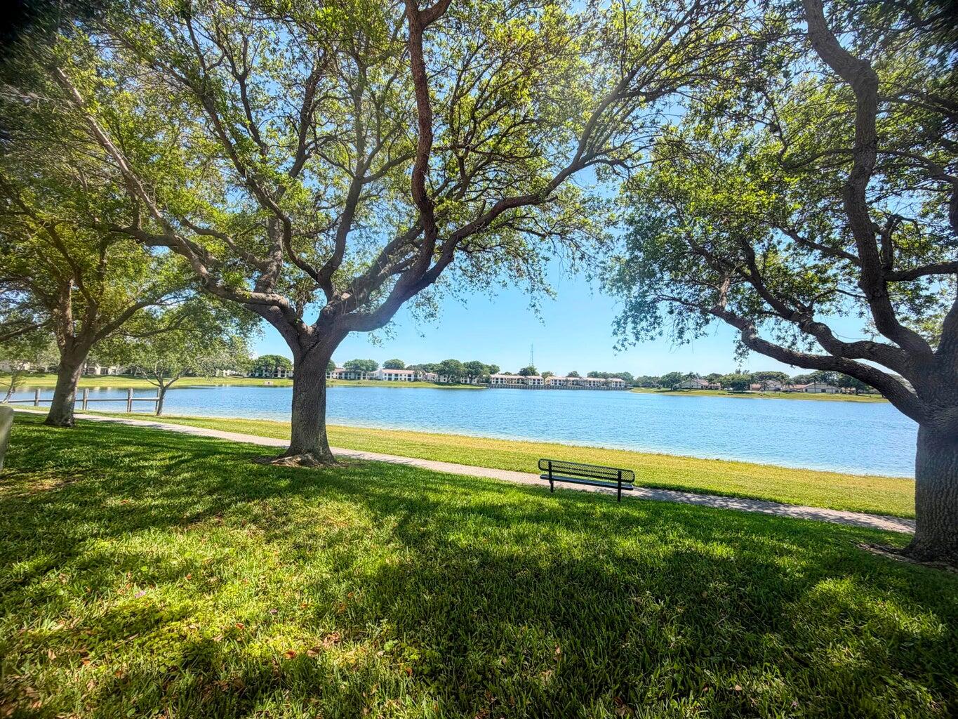 LAKE WINDWOOD CONDO / WINDWOOD - Residential Lease