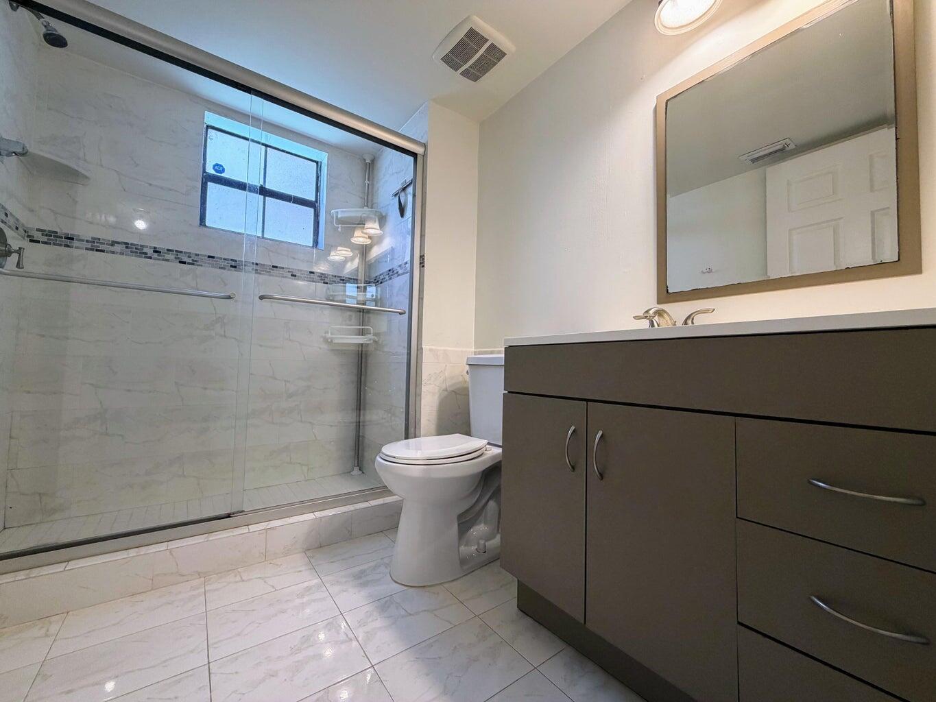 LAKE WINDWOOD CONDO / WINDWOOD - Residential Lease
