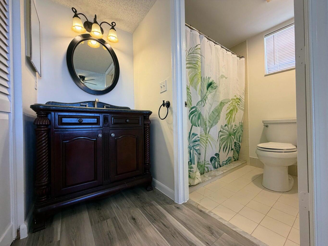 LAKE WINDWOOD CONDO / WINDWOOD - Residential Lease