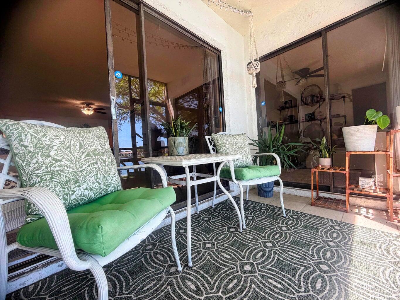 LAKE WINDWOOD CONDO / WINDWOOD - Residential Lease