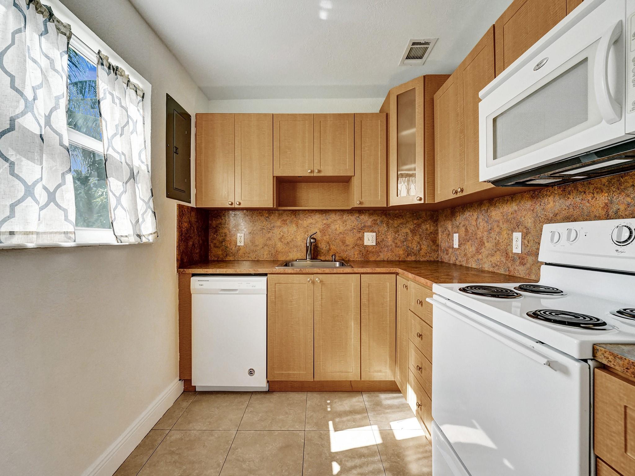 Collier Estates 4th Add 5 - Residential
