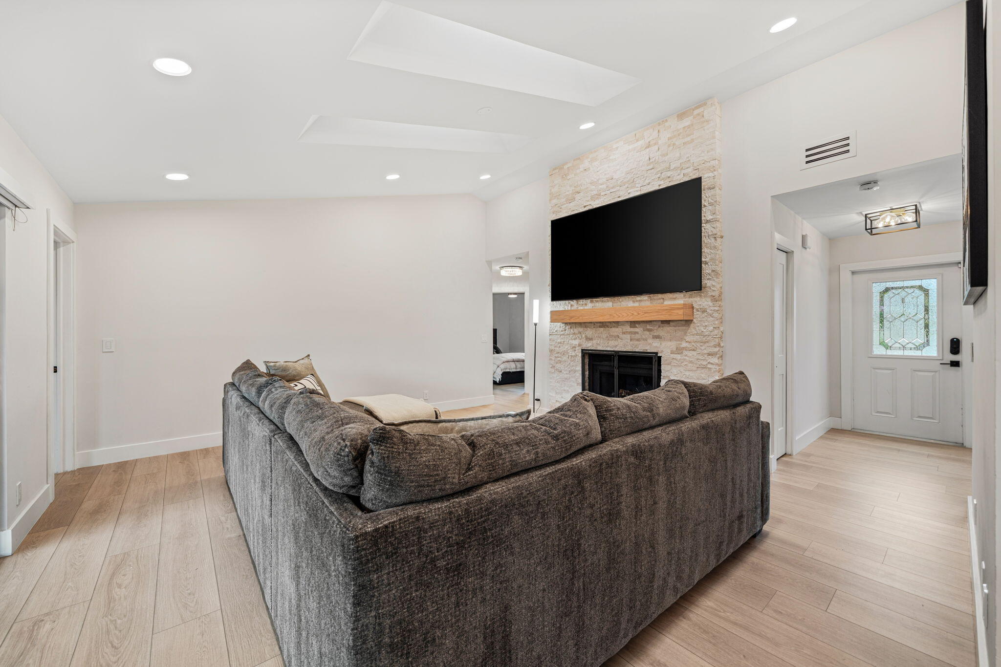 SUGAR POND MANOR OF WELLINGTON - Residential Lease