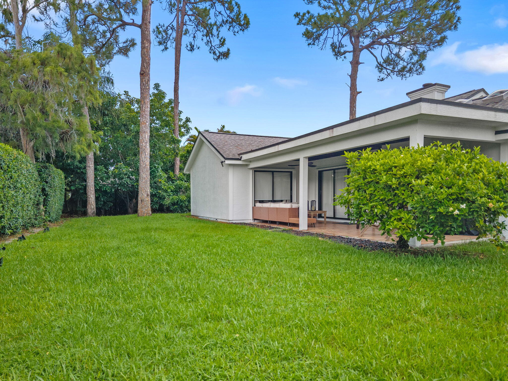 SUGAR POND MANOR OF WELLINGTON - Residential Lease