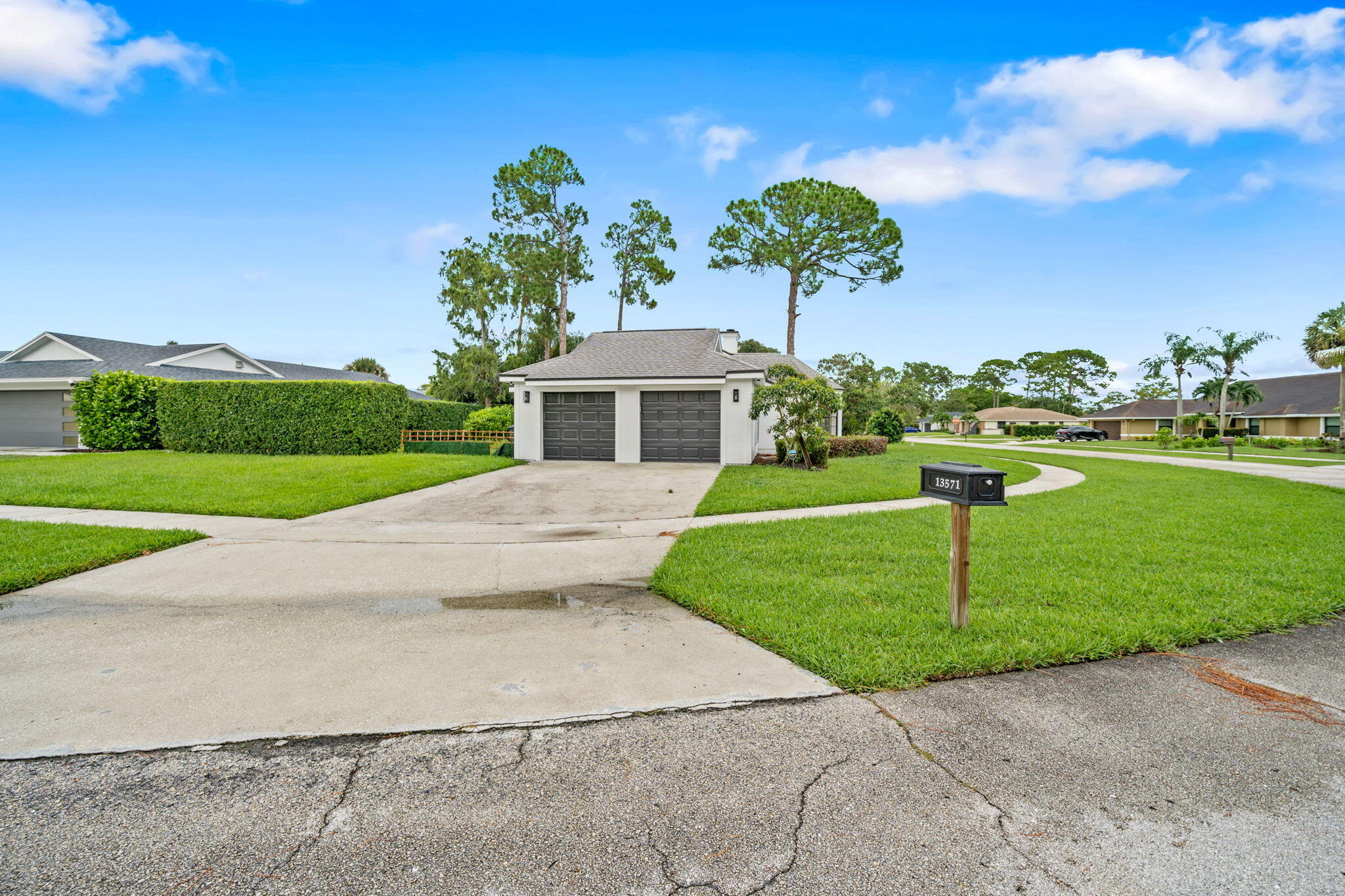 SUGAR POND MANOR OF WELLINGTON - Residential Lease