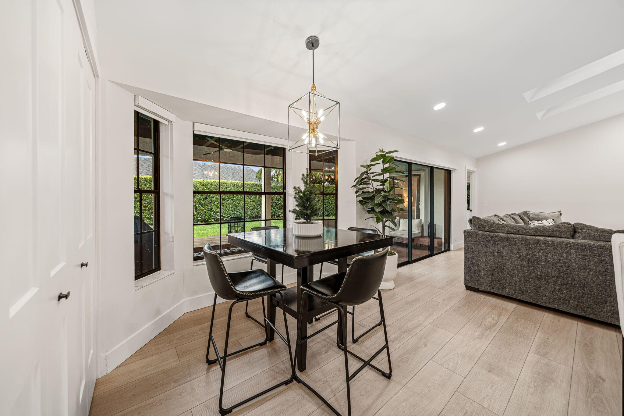 SUGAR POND MANOR OF WELLINGTON - Residential Lease