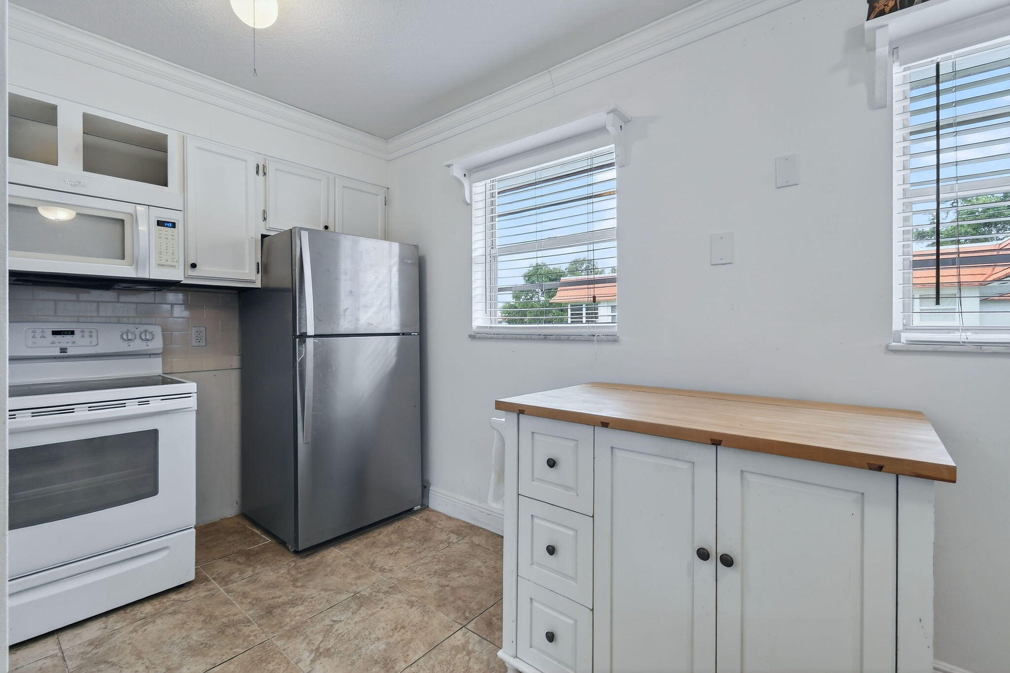 VISTA DEL LAGO CONDO - Residential