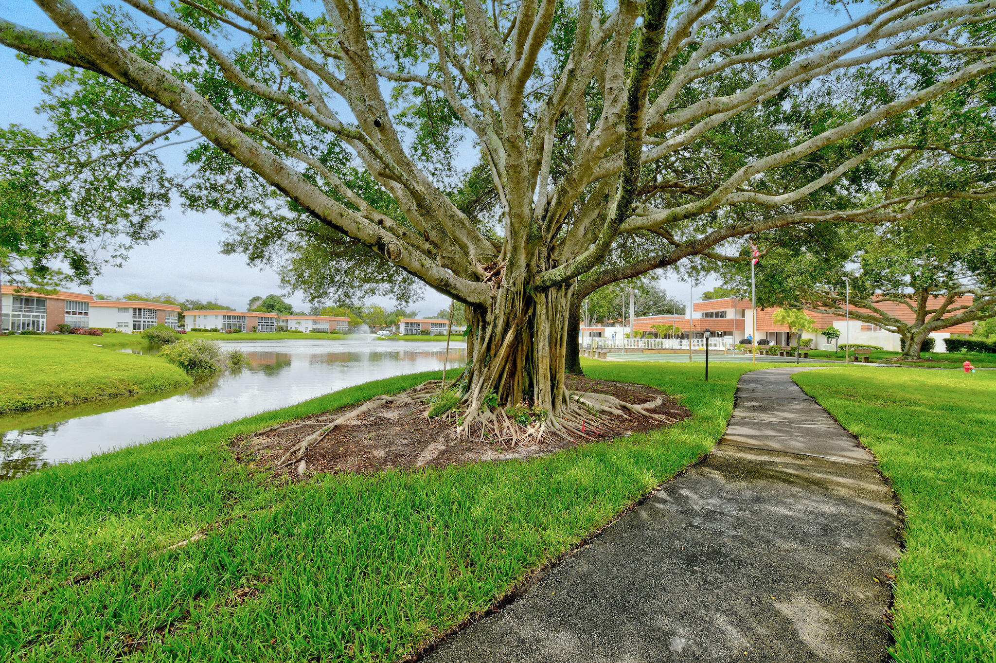 VISTA DEL LAGO CONDO - Residential