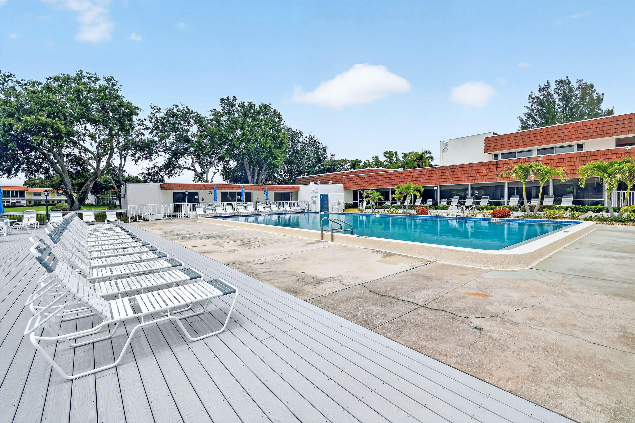 VISTA DEL LAGO CONDO - Residential