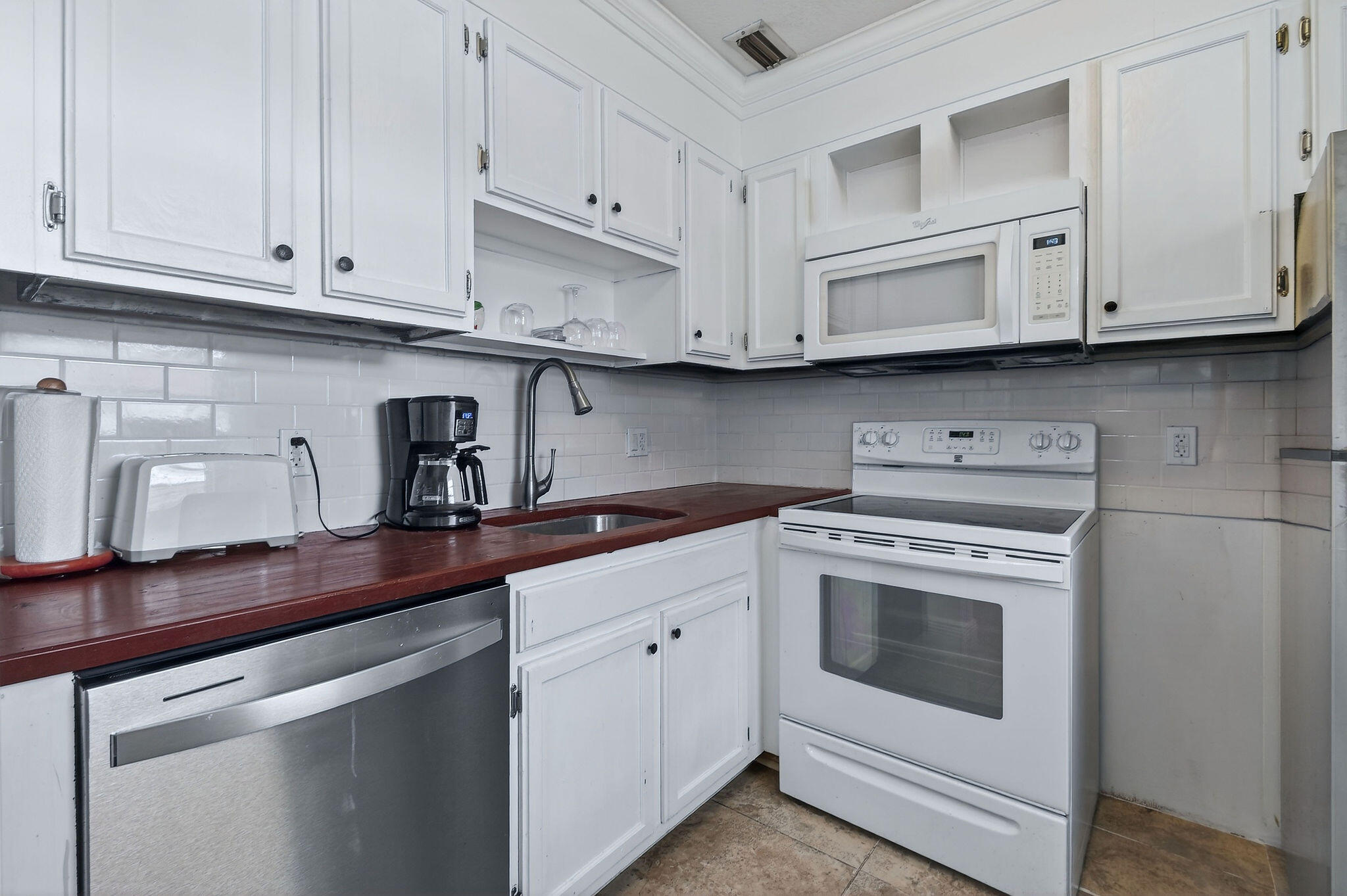 VISTA DEL LAGO CONDO - Residential