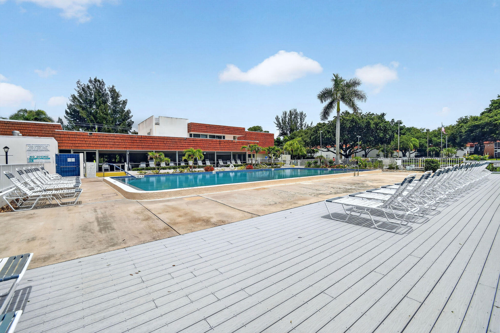 VISTA DEL LAGO CONDO - Residential