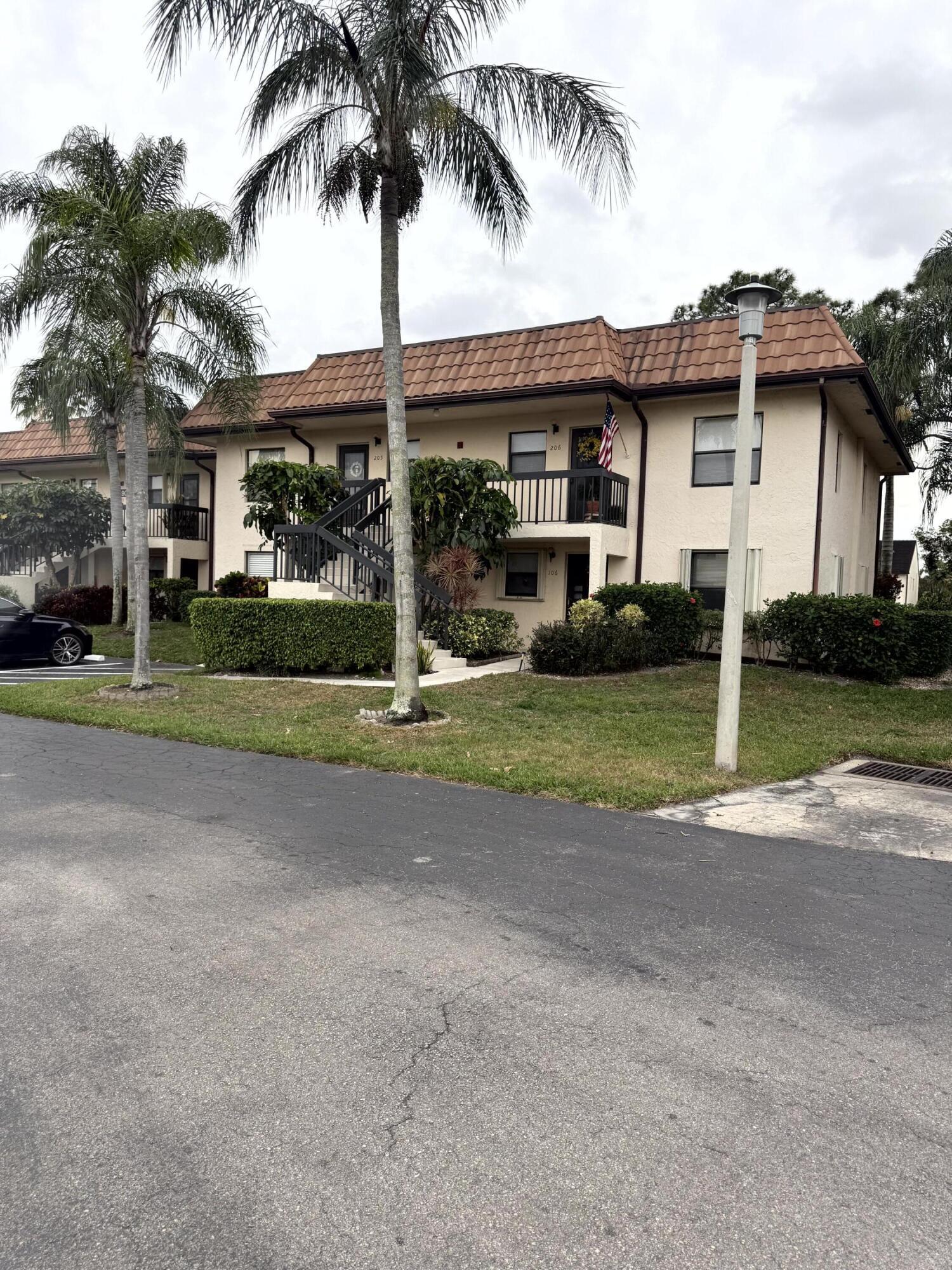 LUCERNE LAKES GOLF COLONY CONDOS - Residential