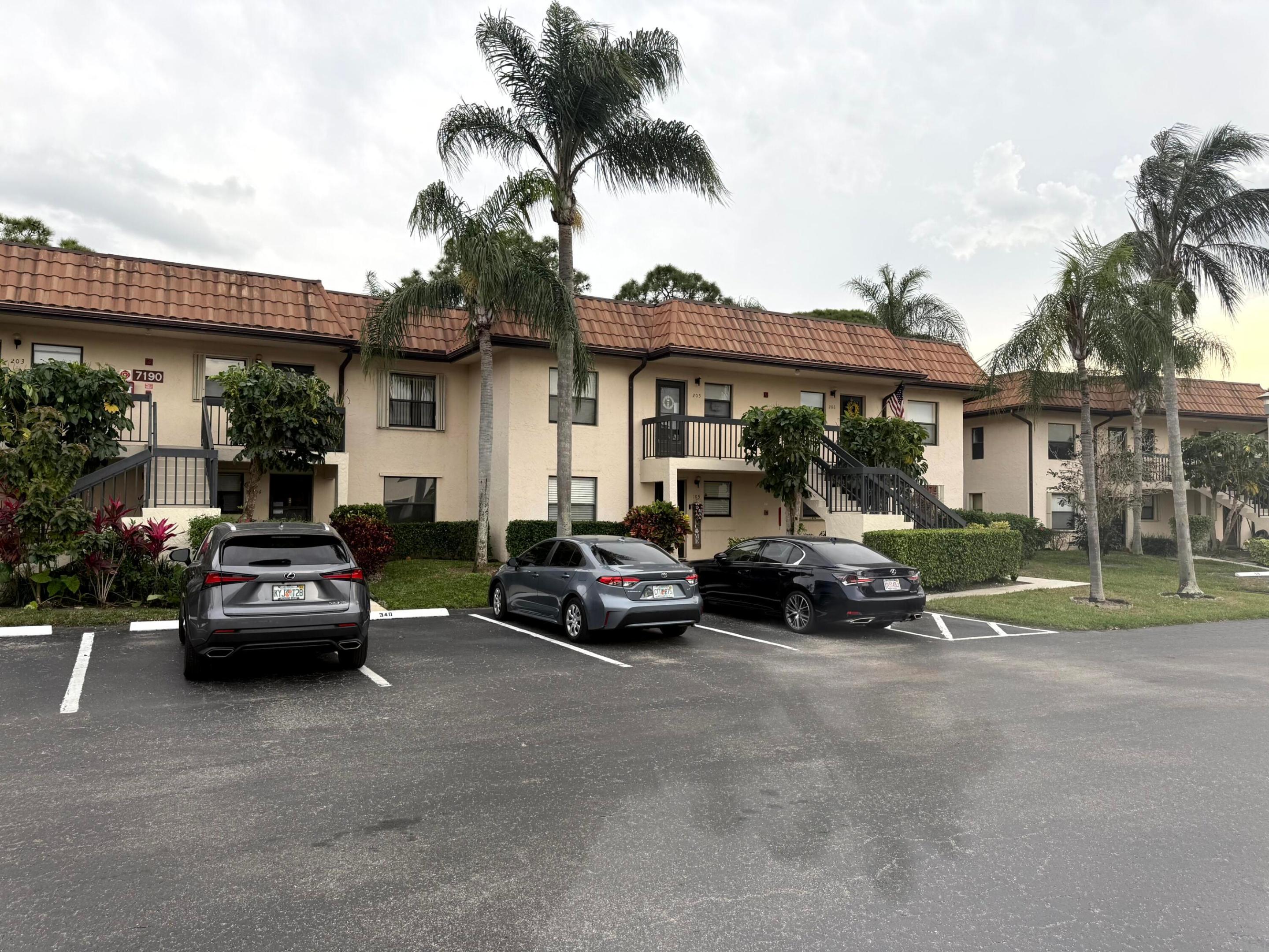 LUCERNE LAKES GOLF COLONY CONDOS - Residential