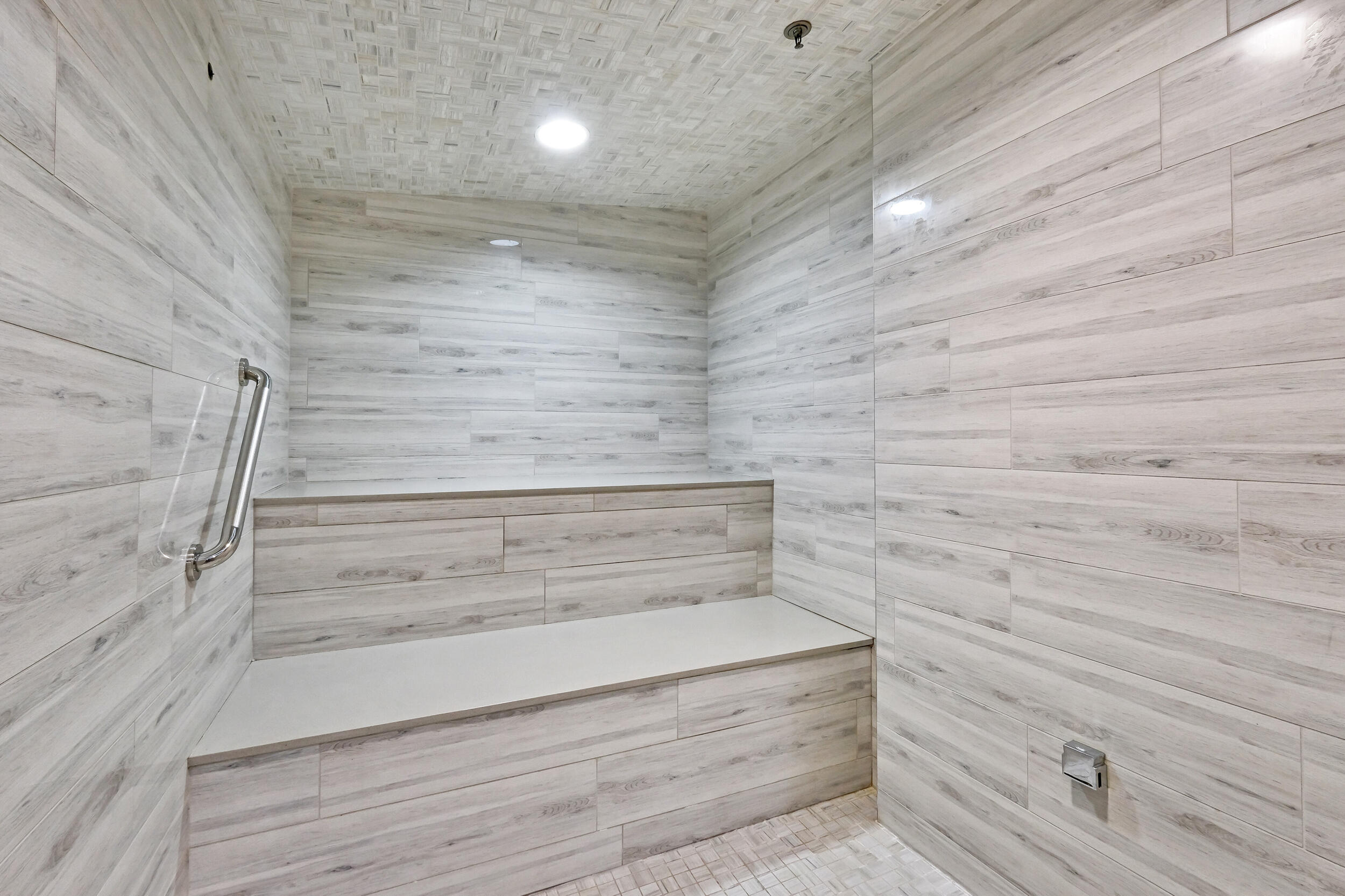 AZURE CONDO - Residential