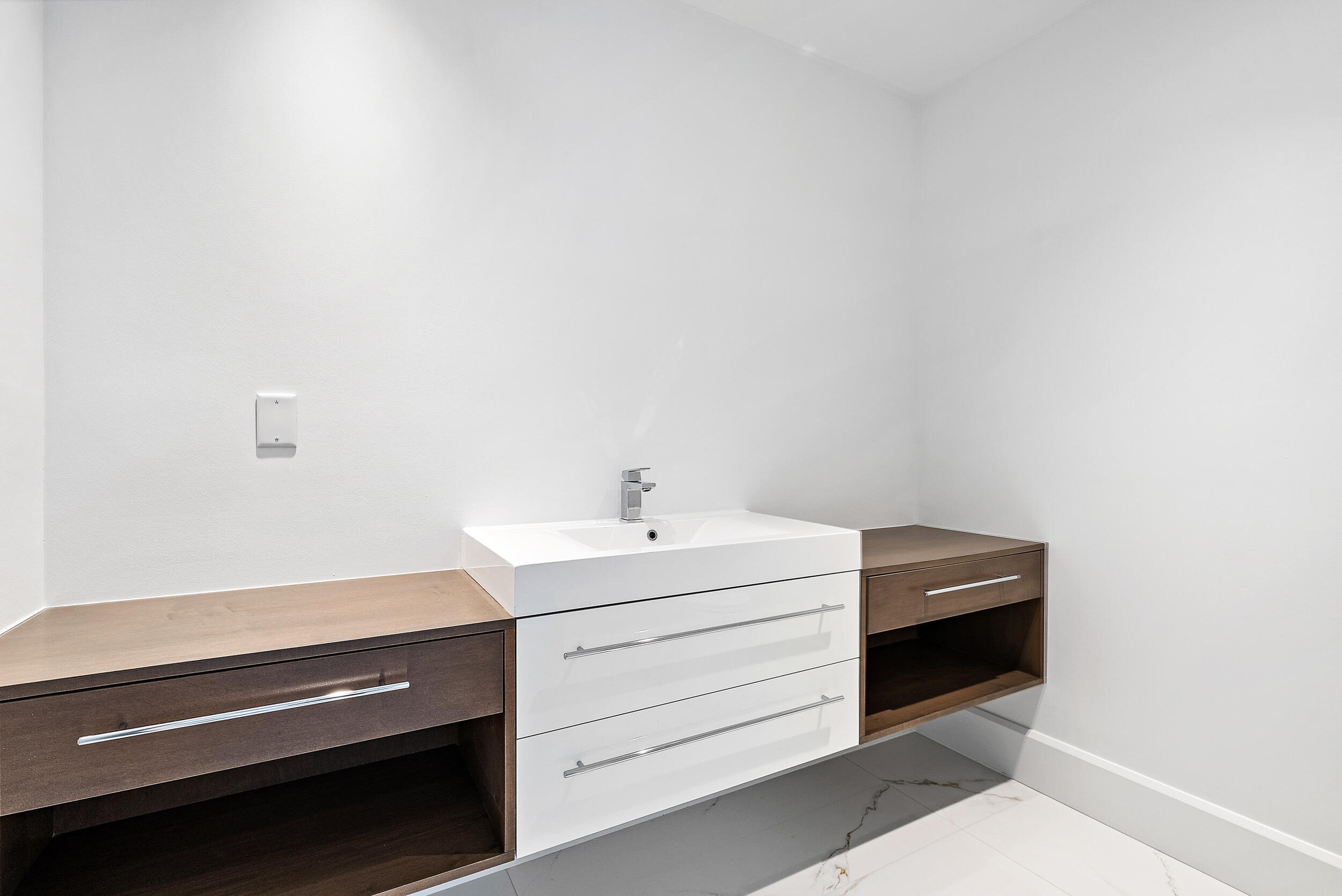 AZURE CONDO - Residential