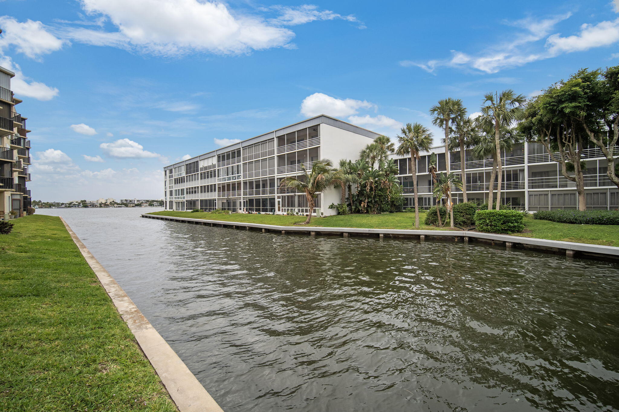 WATERWAY CLUB - Residential