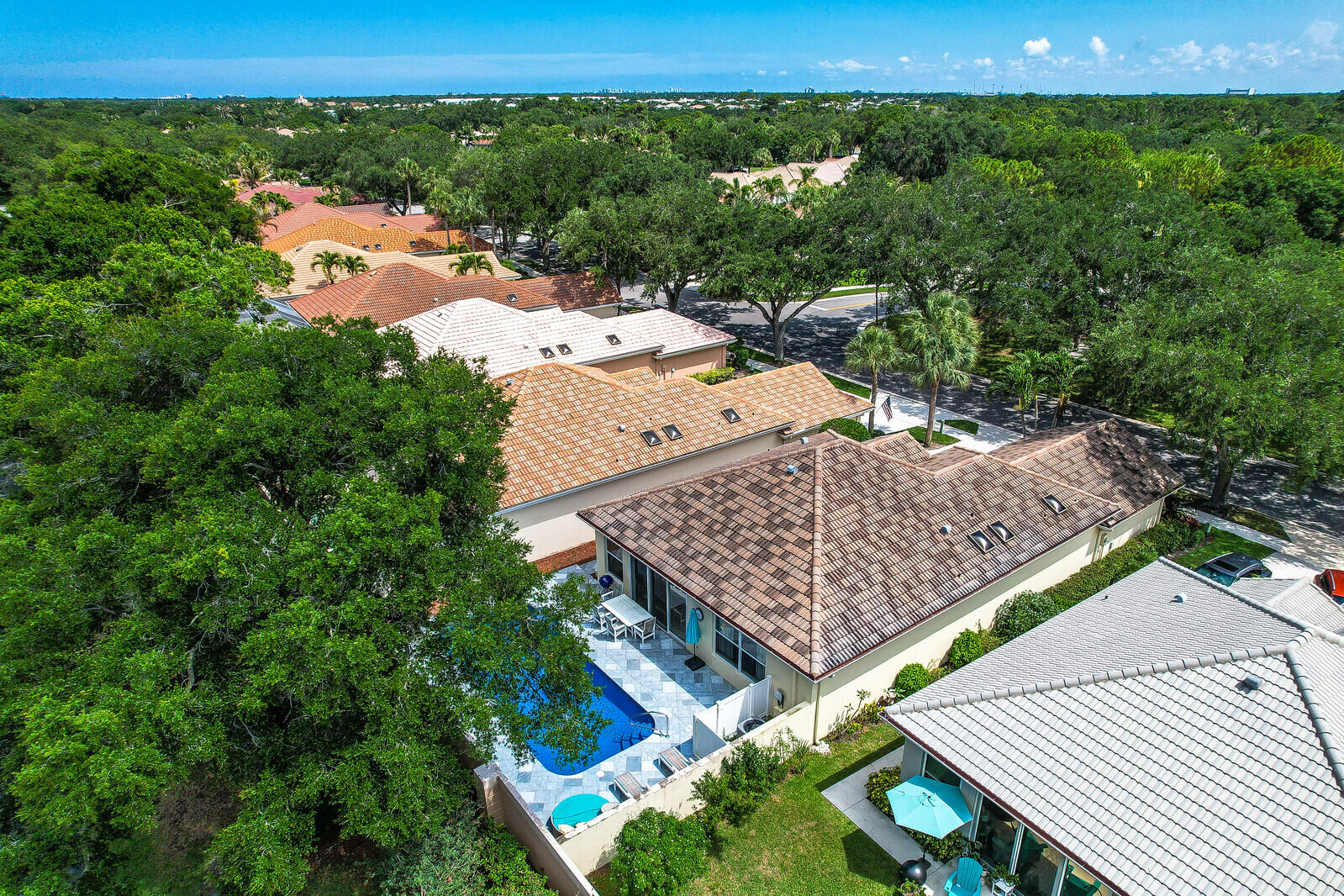 HAMPTONS AT MAPLEWOOD - Residential