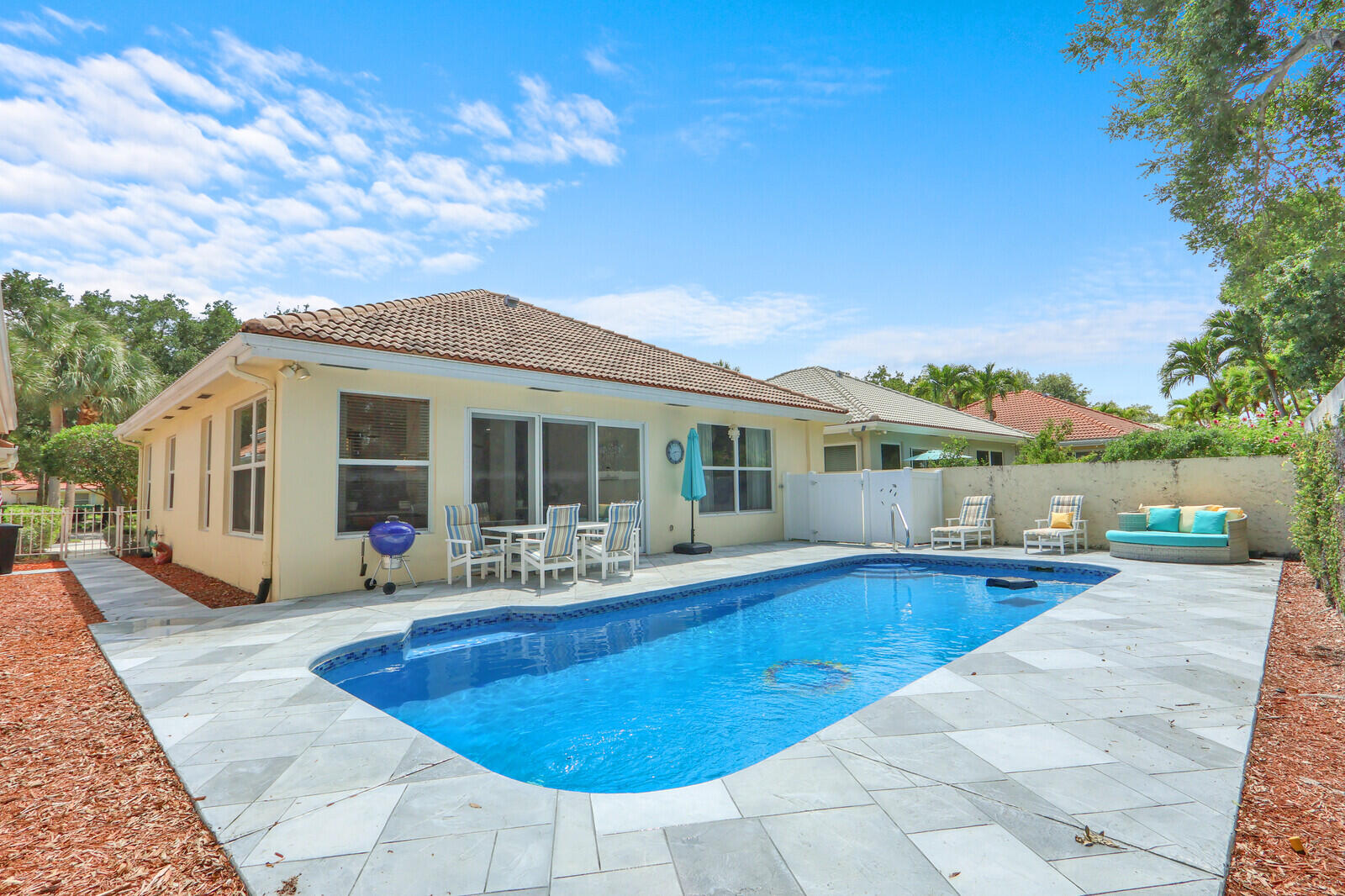 HAMPTONS AT MAPLEWOOD - Residential