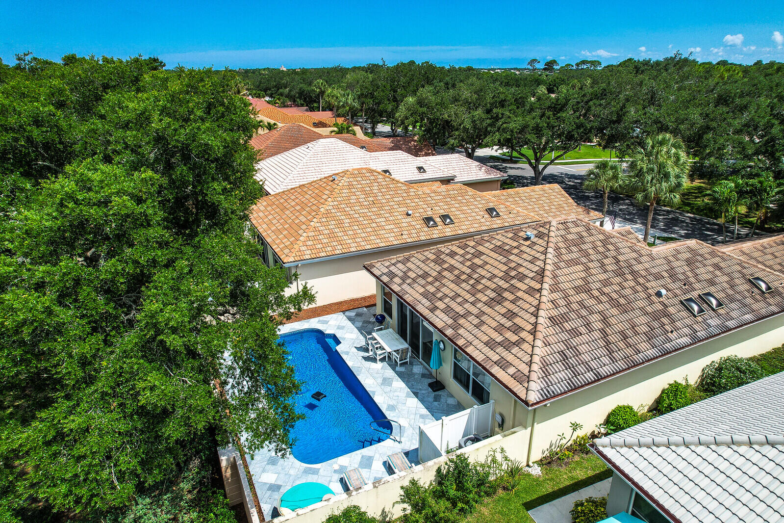 HAMPTONS AT MAPLEWOOD - Residential