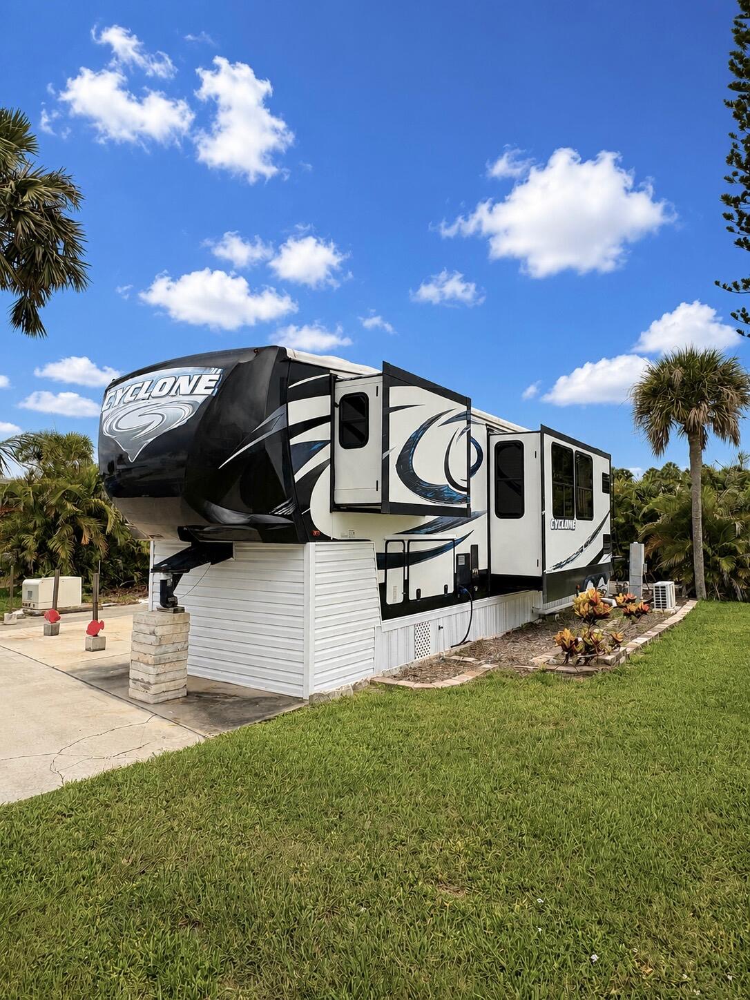 BLUE CYPRESS GOLF & RV RESORT - Residential