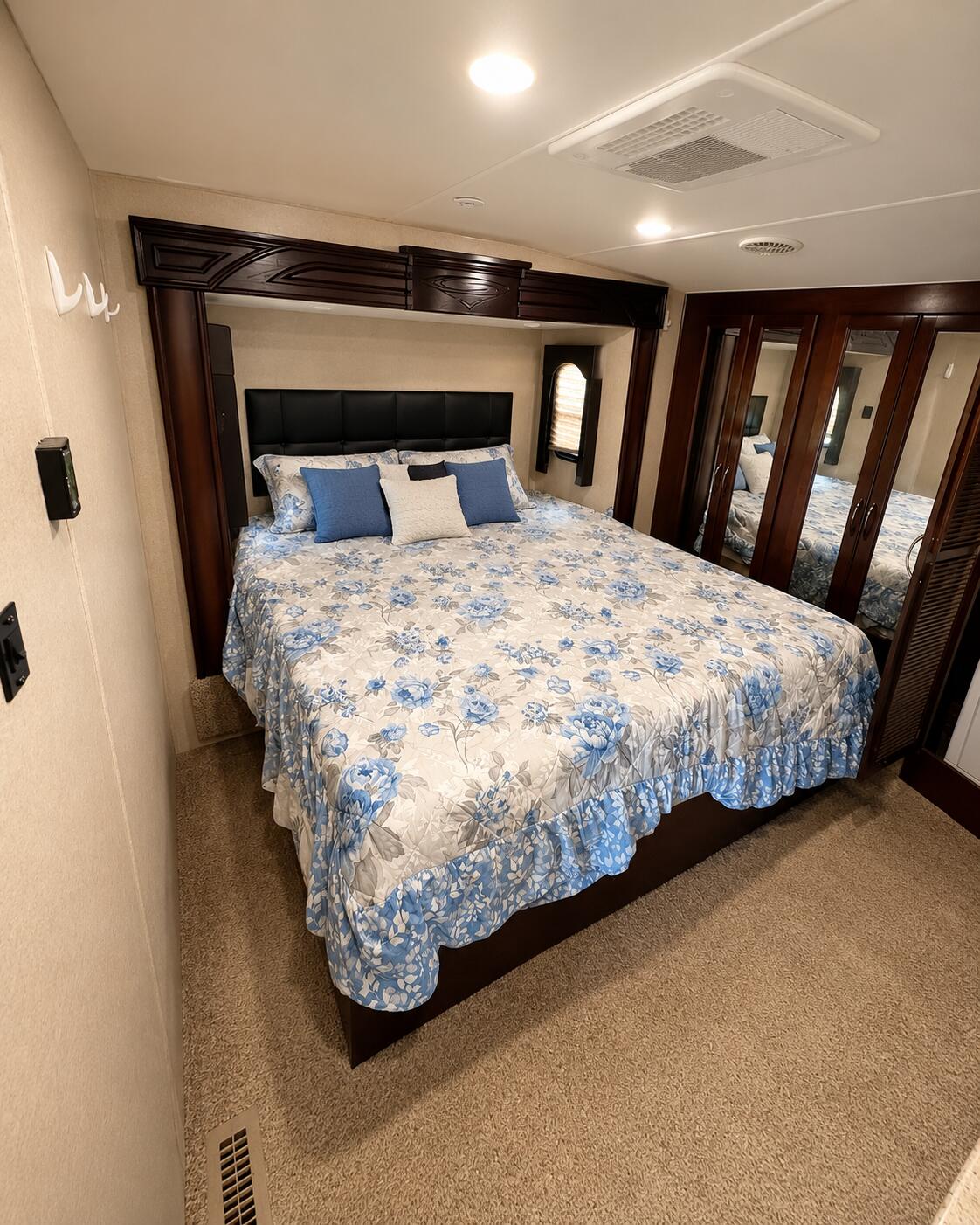 BLUE CYPRESS GOLF & RV RESORT - Residential