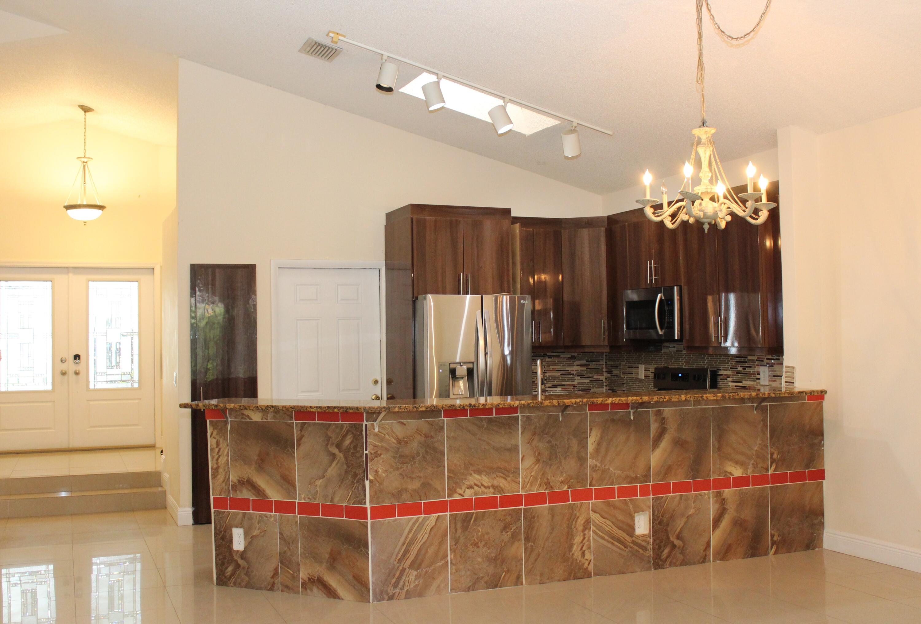 MNR FOREST 2 - Residential Lease