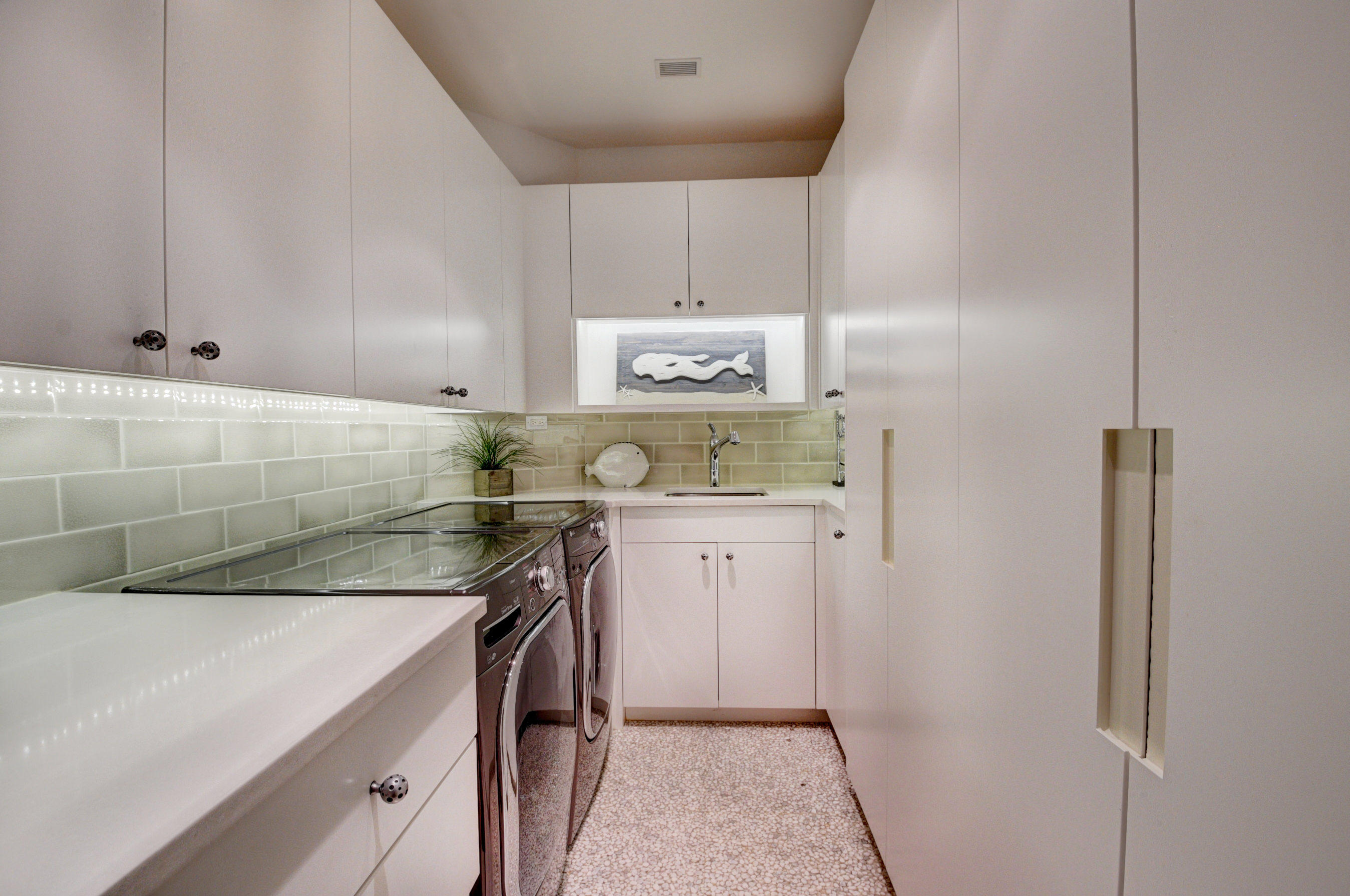SEAGATE RESIDENCES CONDO - Residential