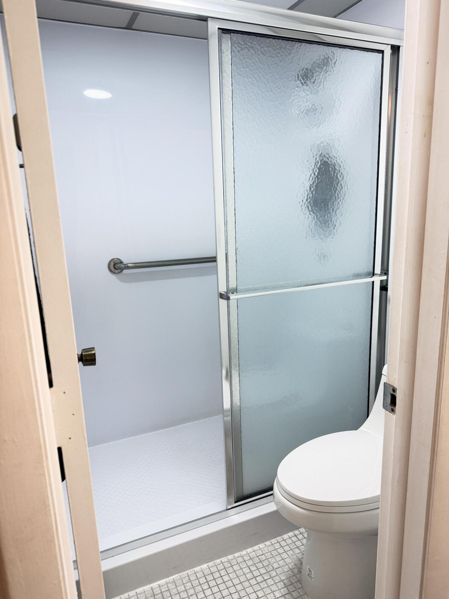 CONCORD VILLAGE CONDOMINIUM V - Residential Lease