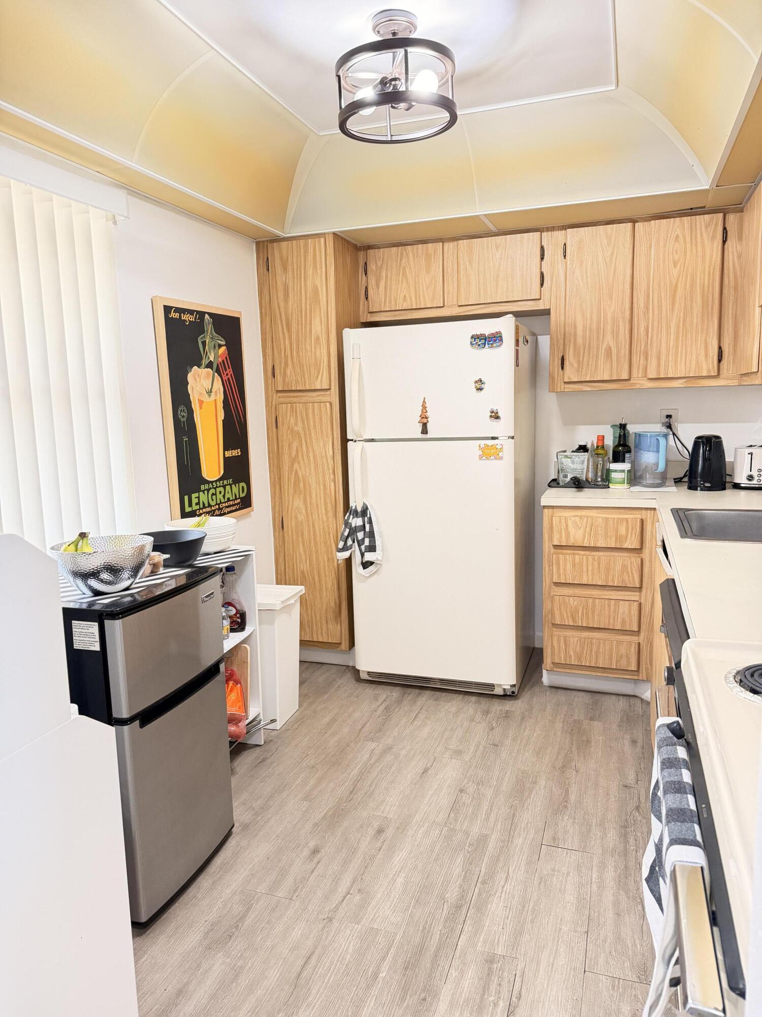 CONCORD VILLAGE CONDOMINIUM V - Residential Lease