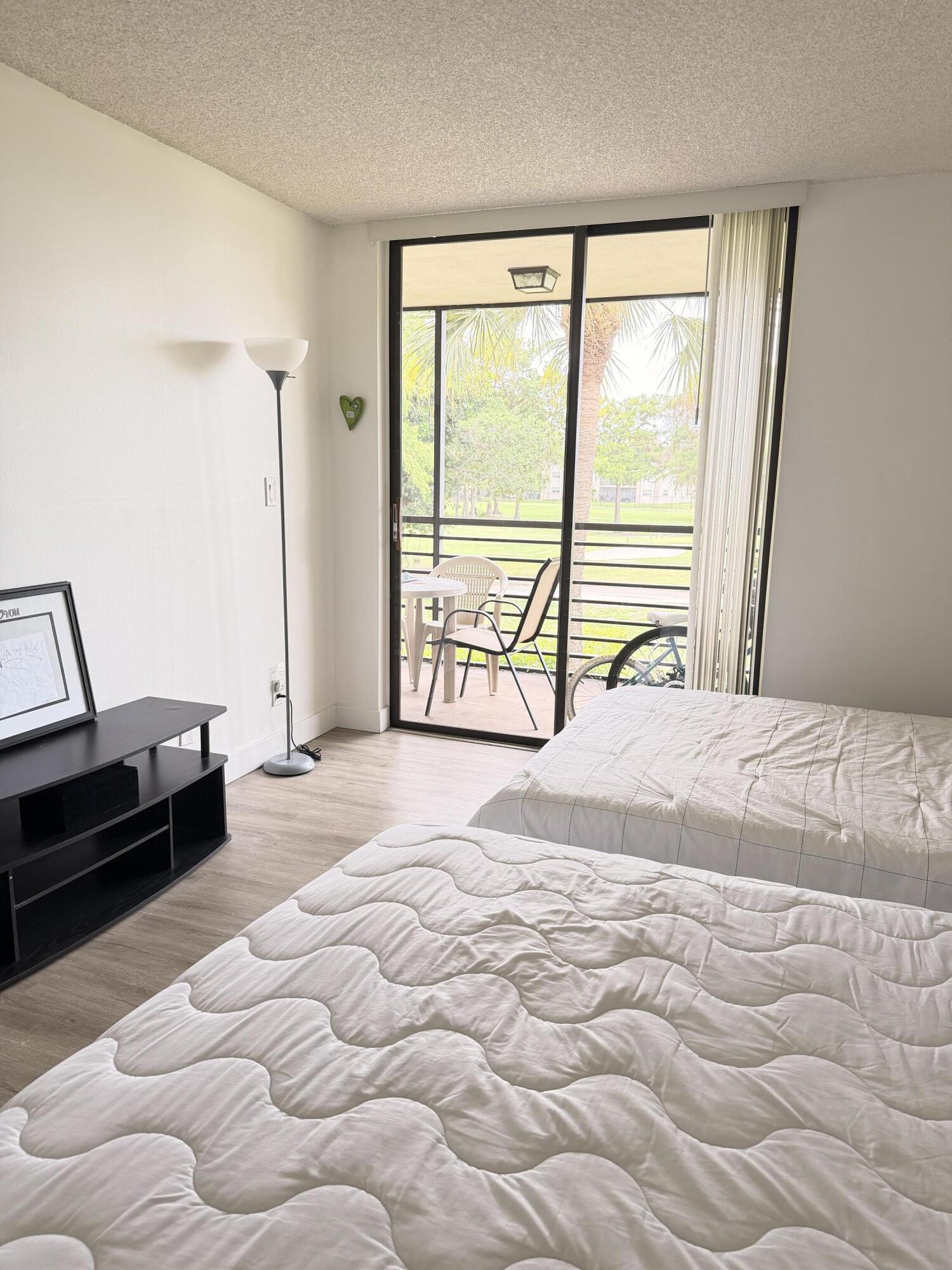 CONCORD VILLAGE CONDOMINIUM V - Residential Lease
