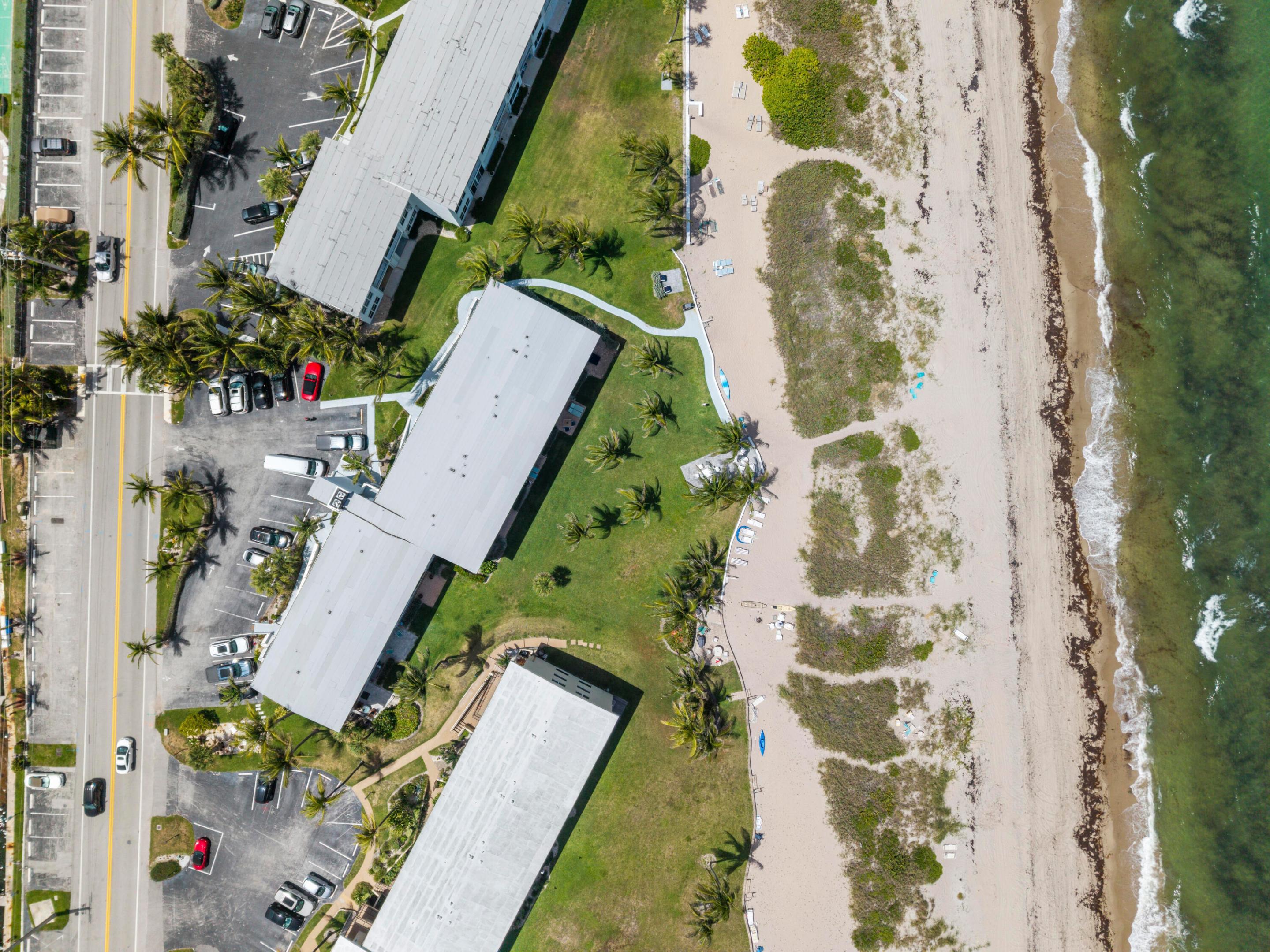 HILLSBORO MILE OCEAN APTS SEC 3 - Residential